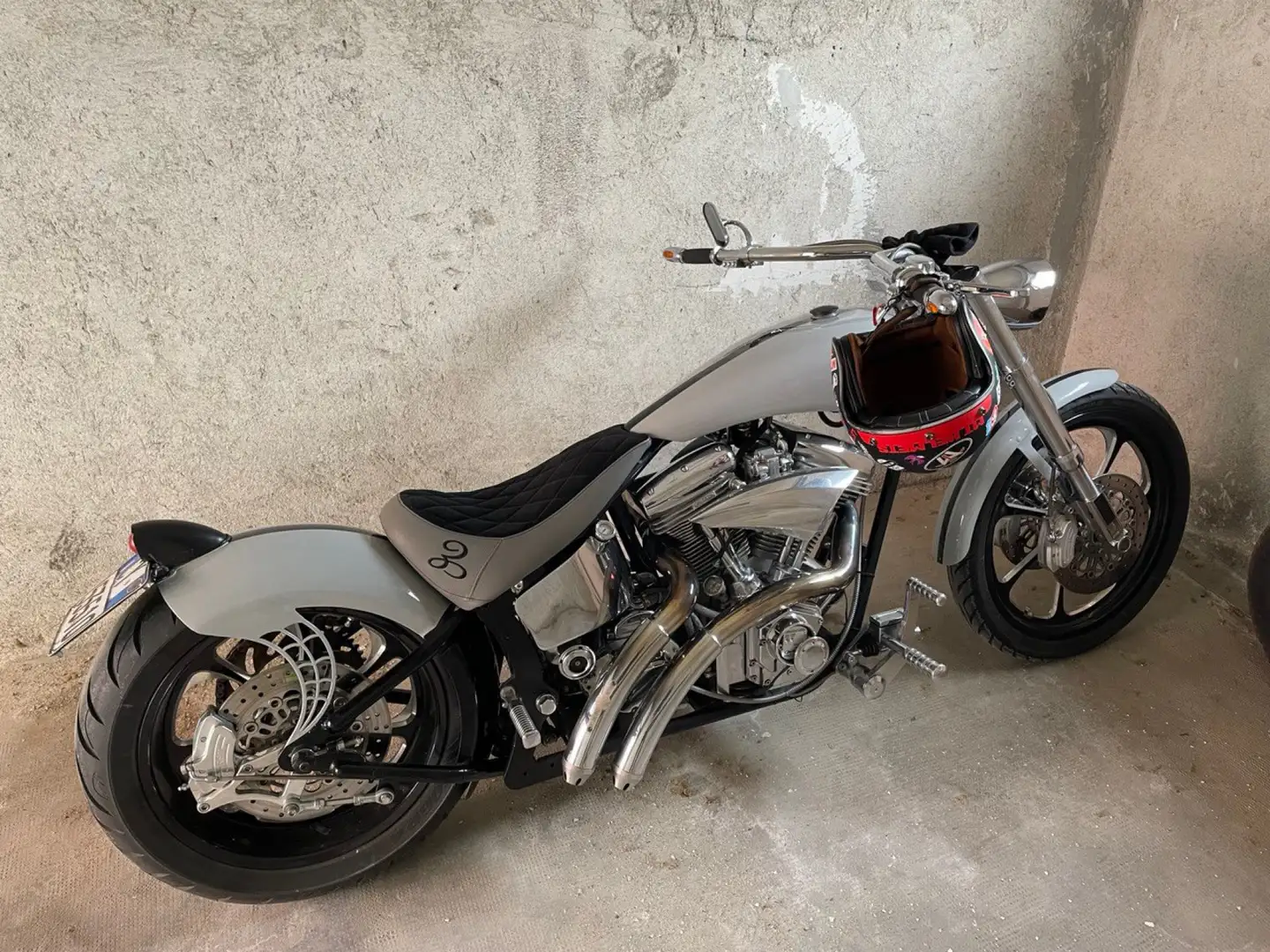 Harley-Davidson Custom Bike Softail Breakout Plateado - 1