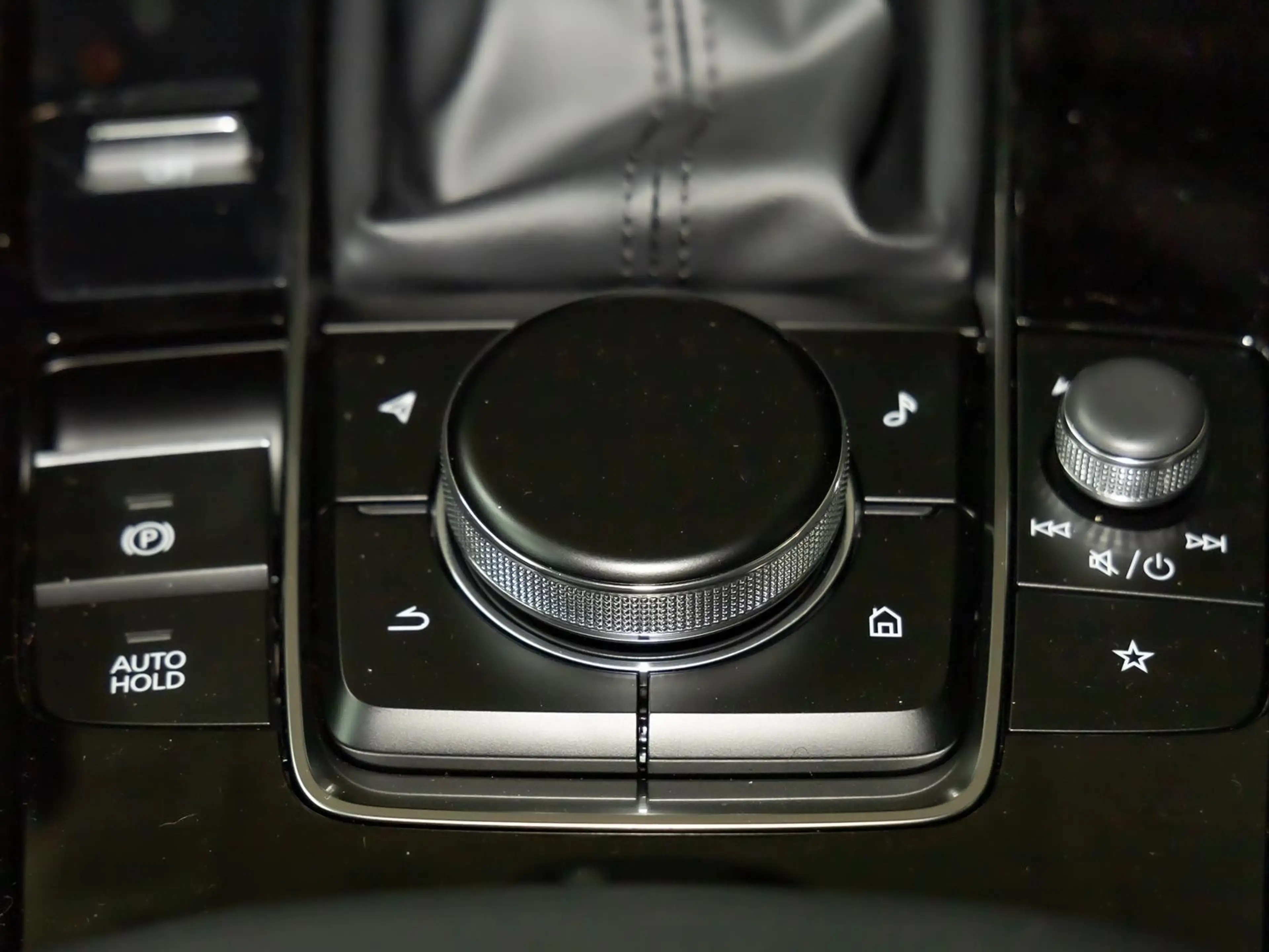 Mazda 3 6AT FWD Exclusive-Line 360° PDC RFK BOSE — photo 11