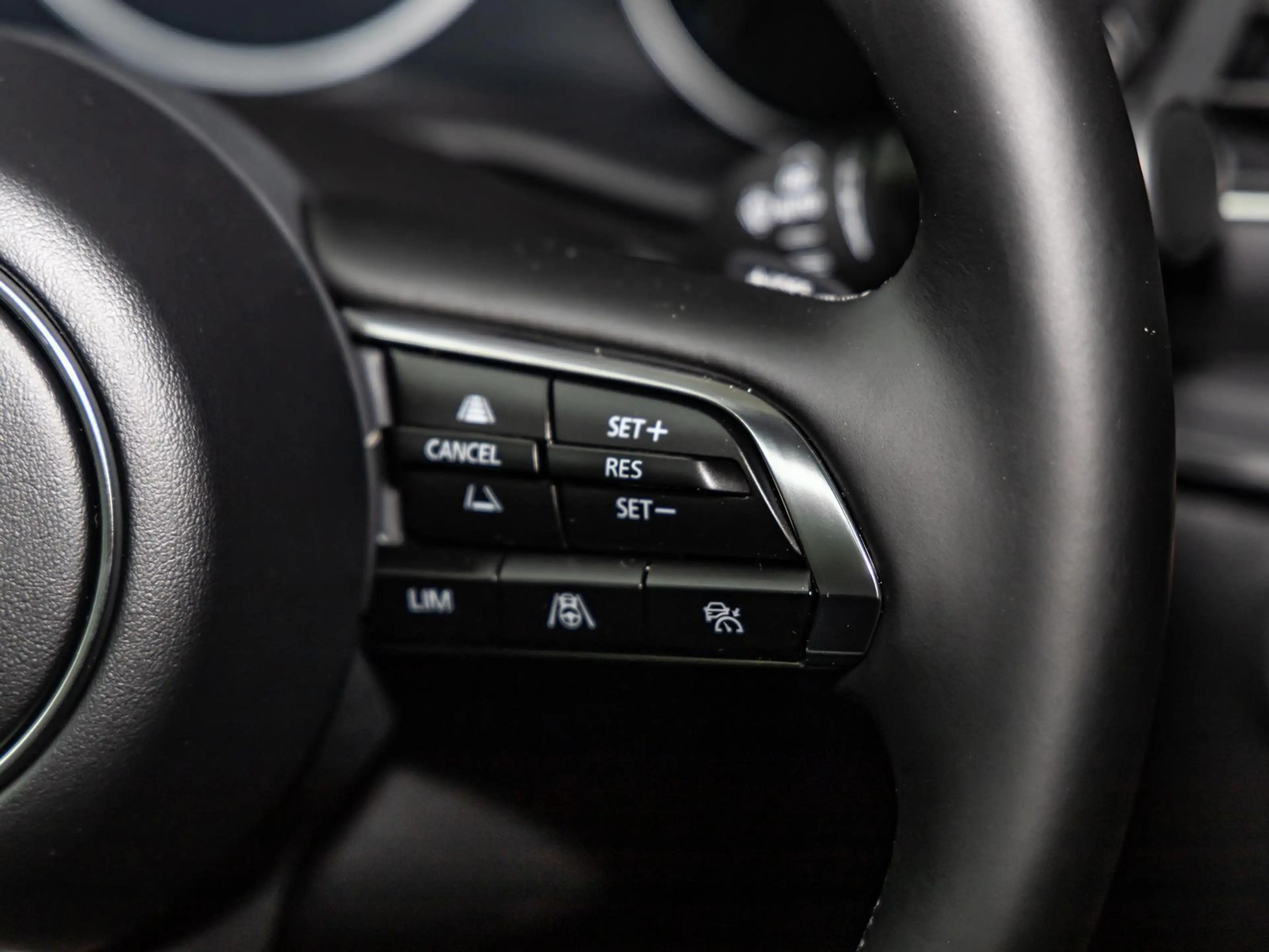 Mazda 3 6AT FWD Exclusive-Line 360° PDC RFK BOSE — photo 10