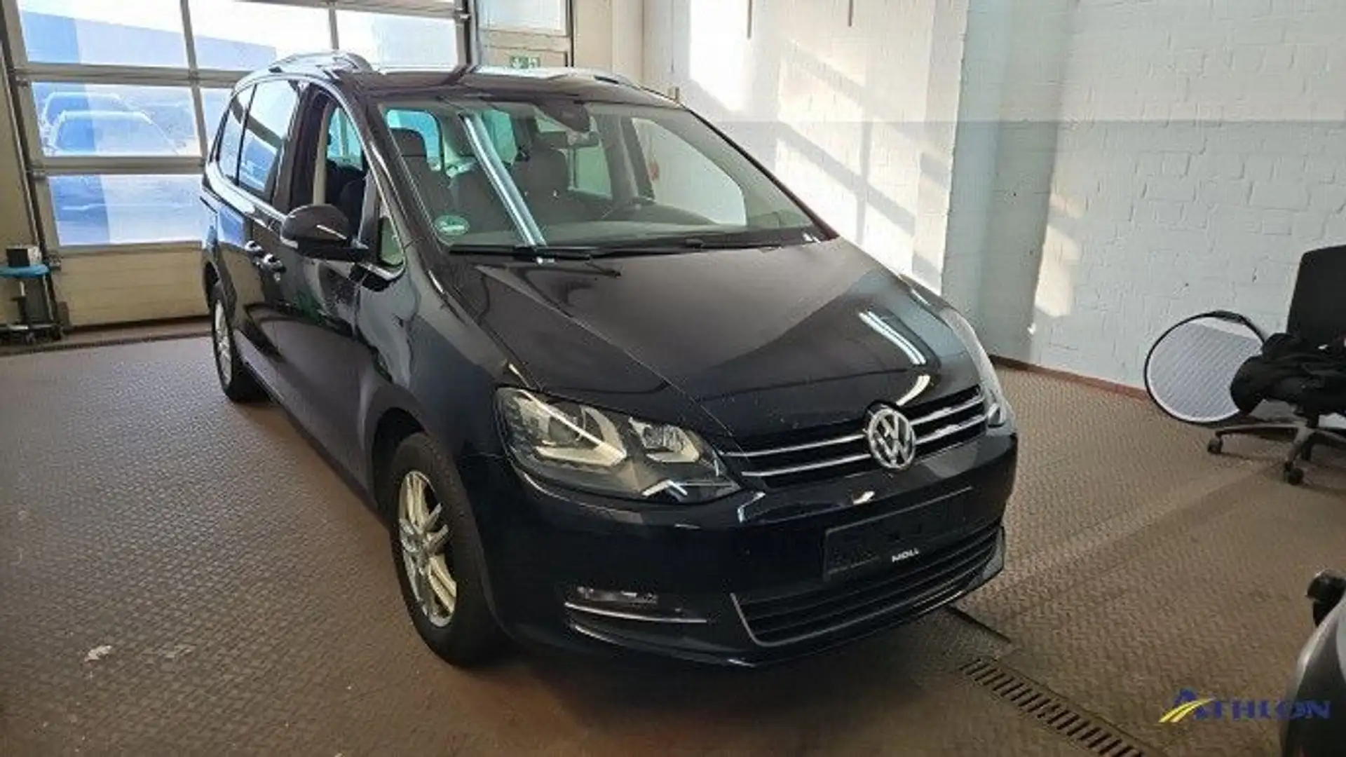 Volkswagen Sharan Highline Navi Xenon SiHz PDC RFK ACC AHK Schwarz - 2