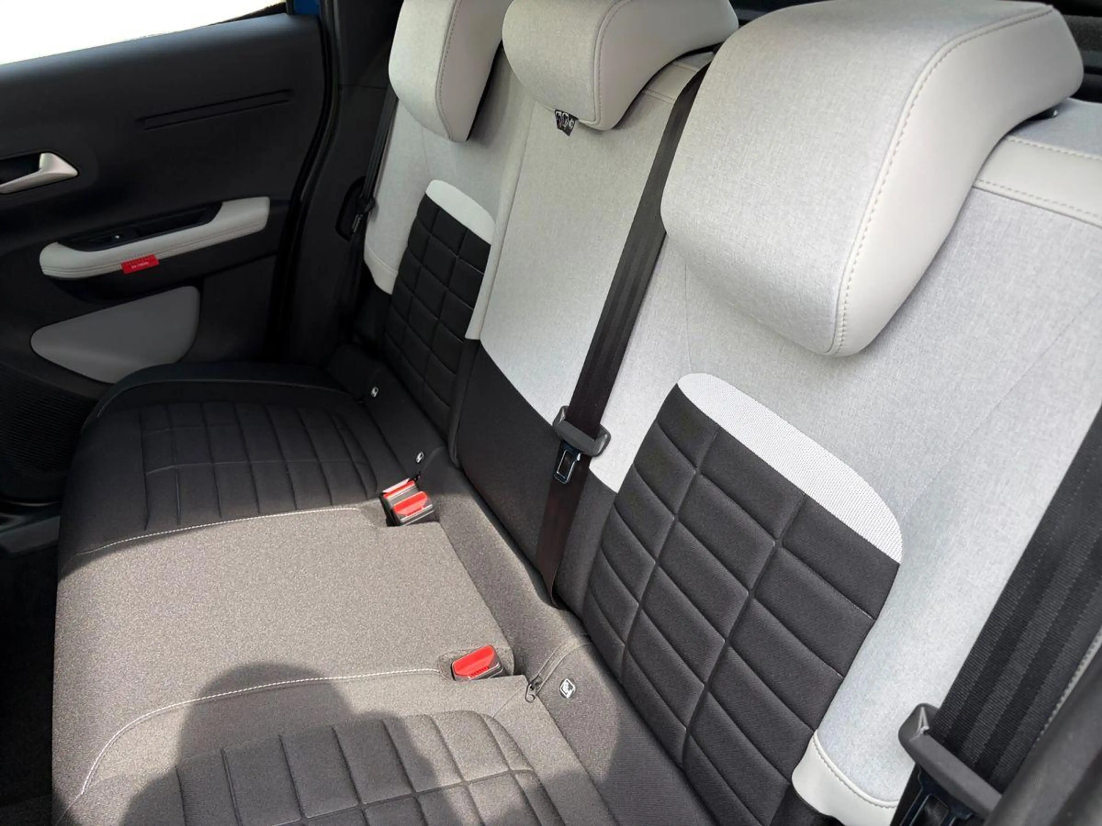 Citroen C3 Hybrid 110 MAX — photo 14