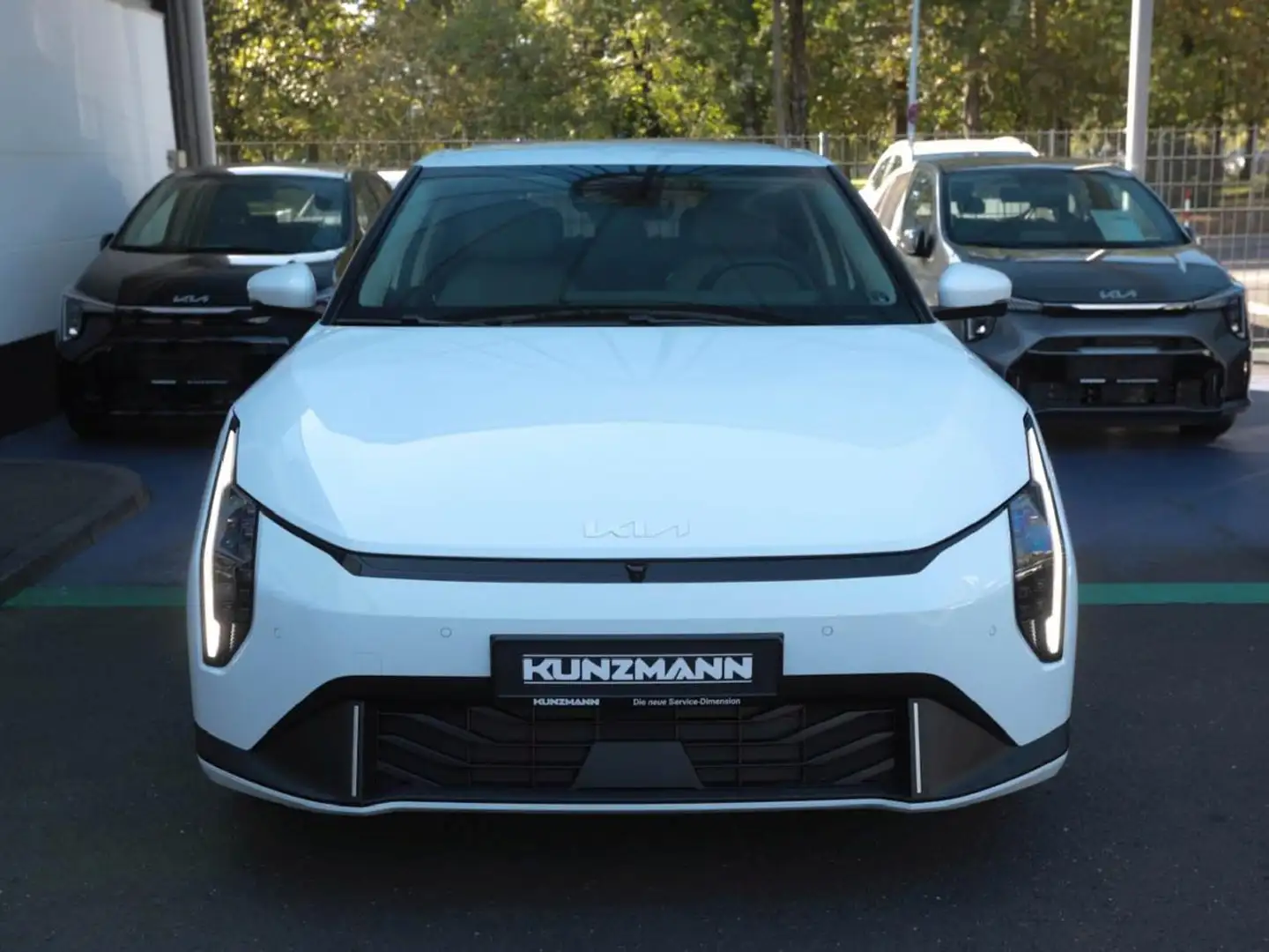 Kia EV4 81,4 kWh Earth Navi Sound-Paket 360° ACC Blanc - 2