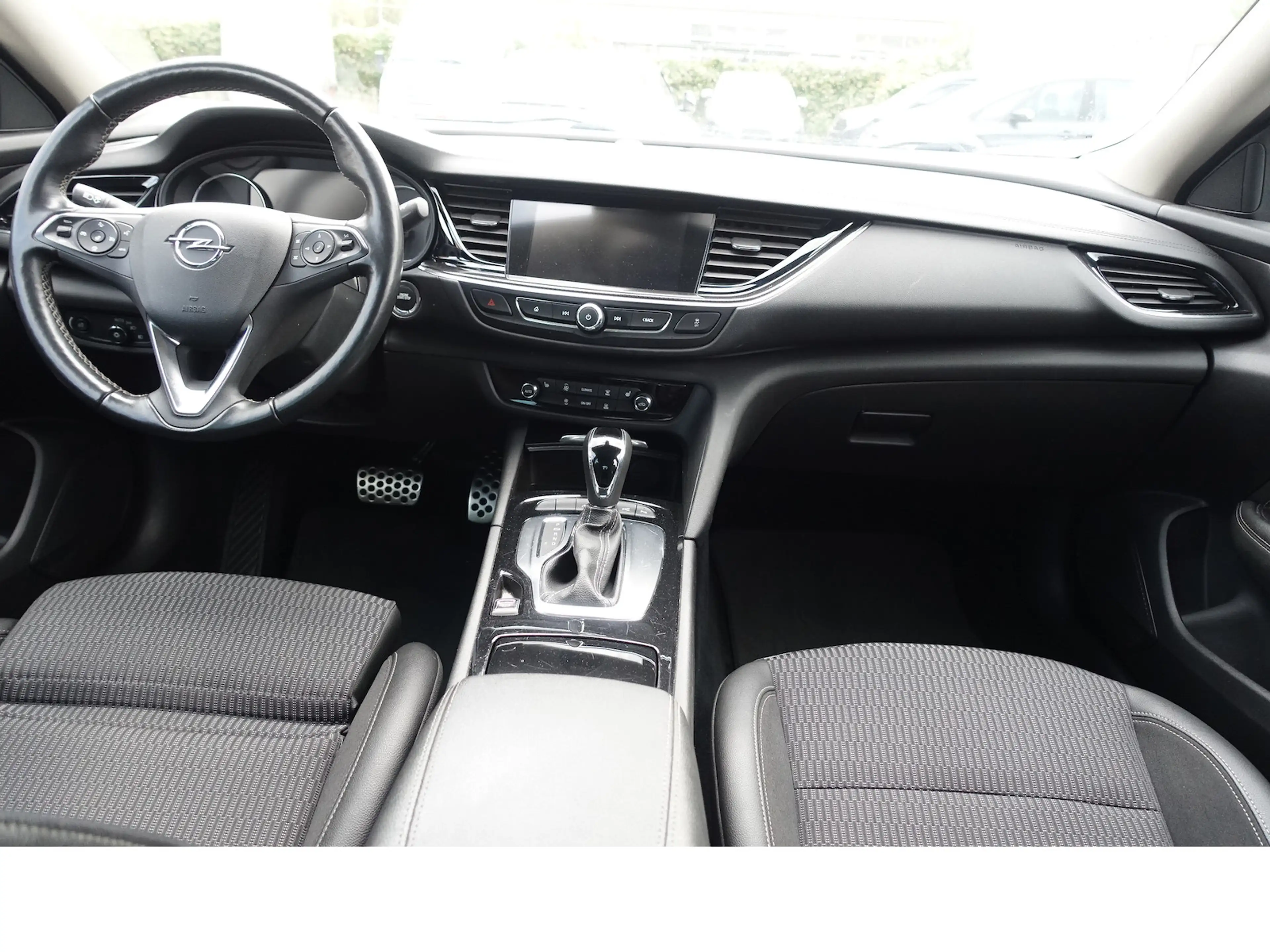 Opel Insignia B Grand Sport Dynamic — photo 11