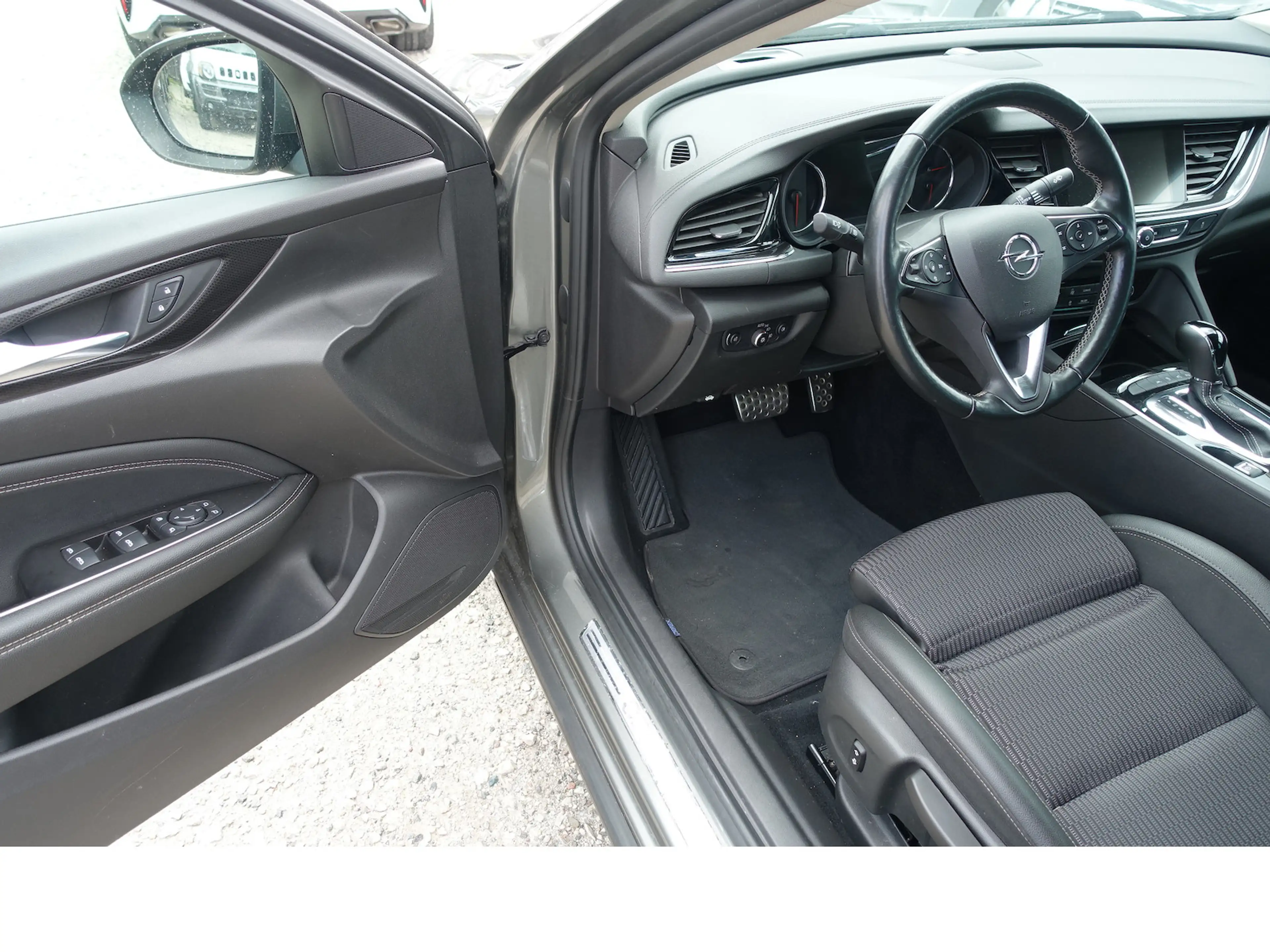 Opel Insignia B Grand Sport Dynamic — photo 8