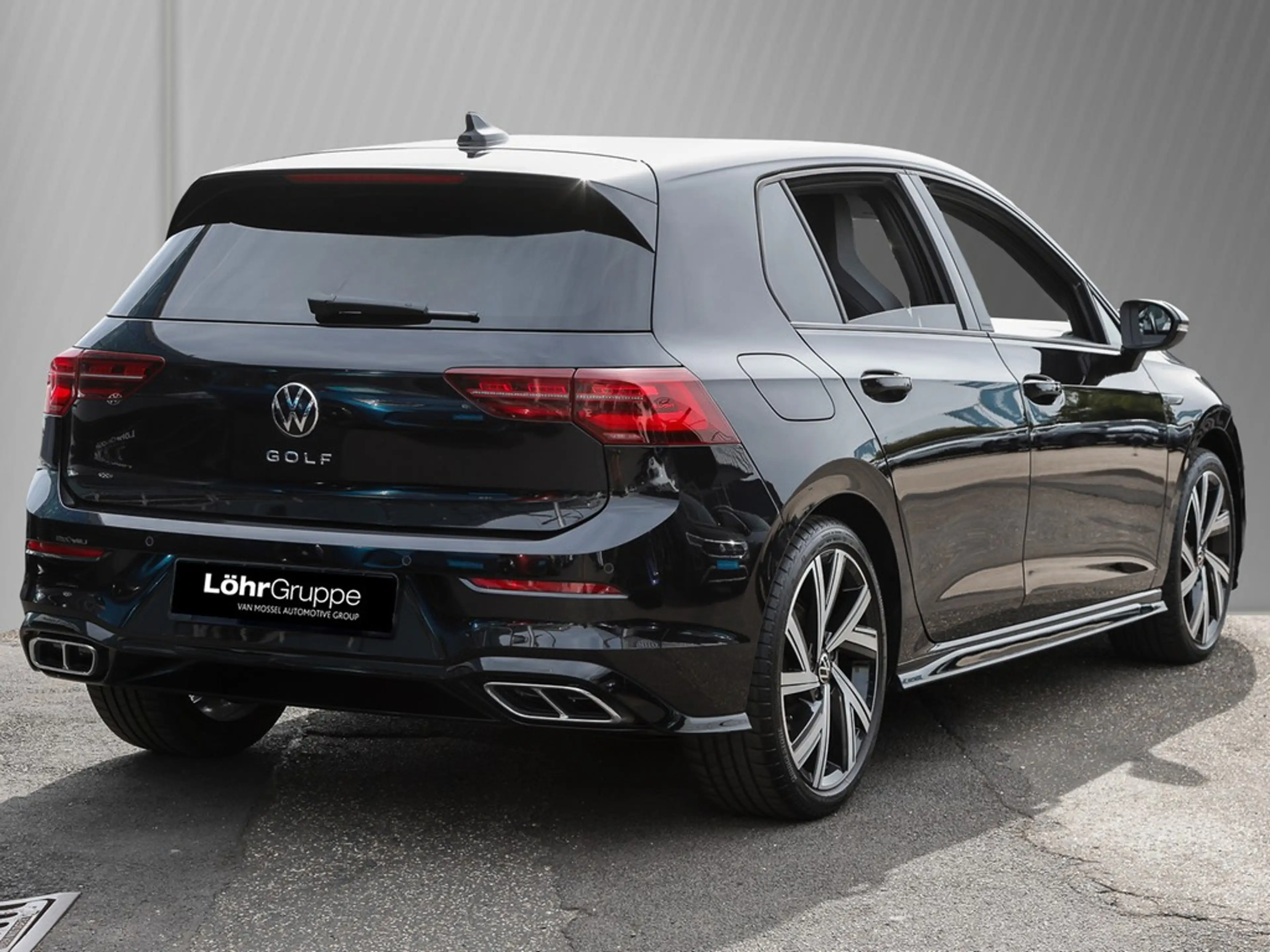 Volkswagen Golf VIII 1.5 TSI R-Line Navi/RFK/LED — photo 5