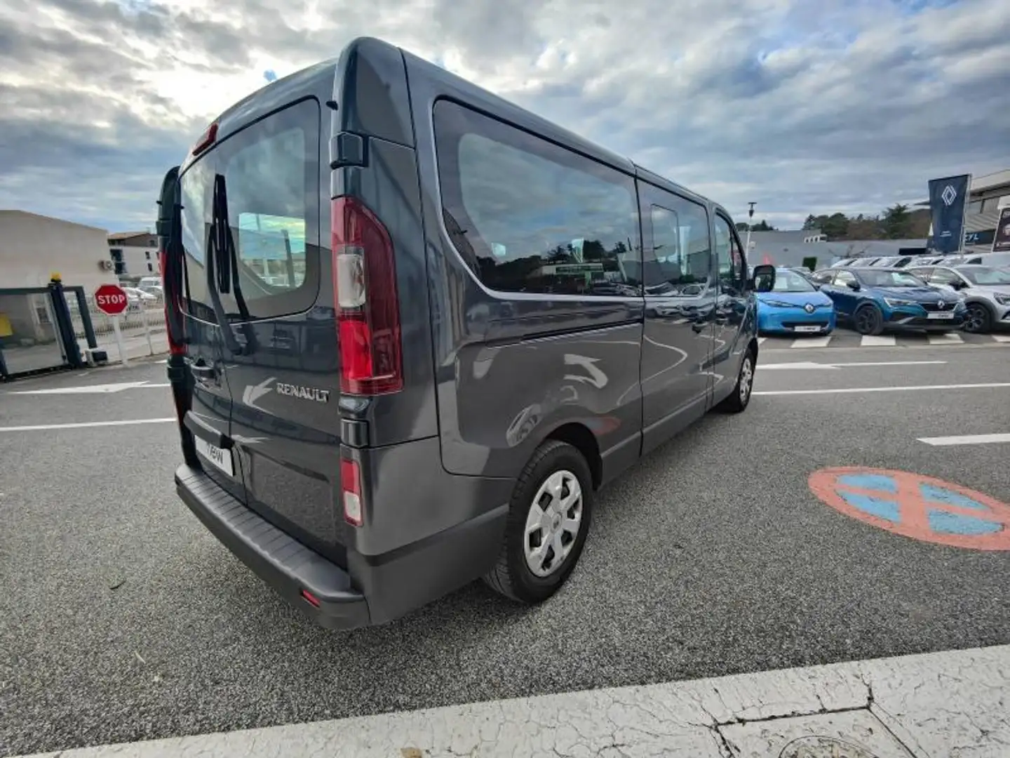 Renault Trafic L1 2.0 Blue dCi 150ch S\u0026S Zen 9 places - 2