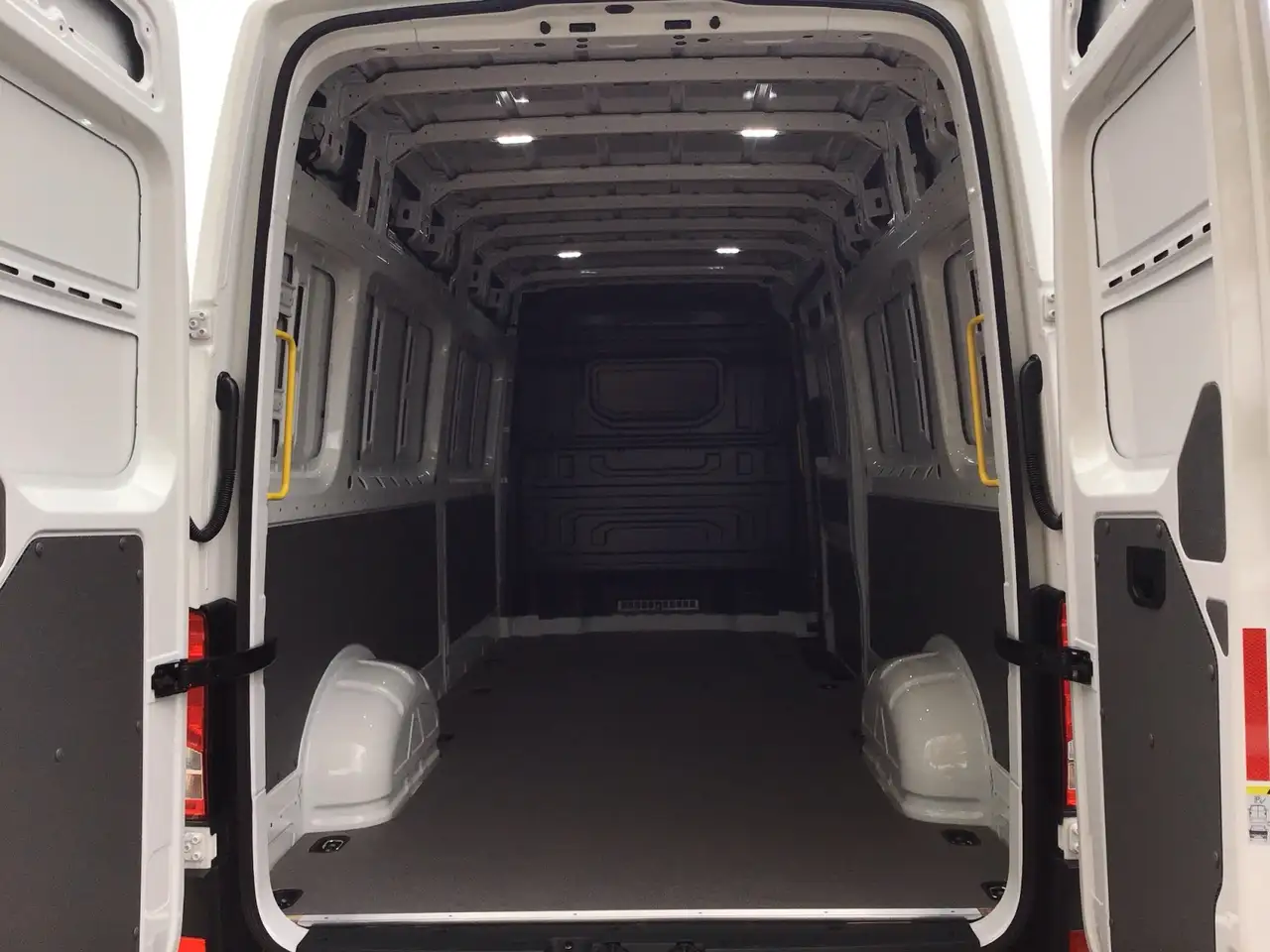 Volkswagen Crafter 2026 — фото 10