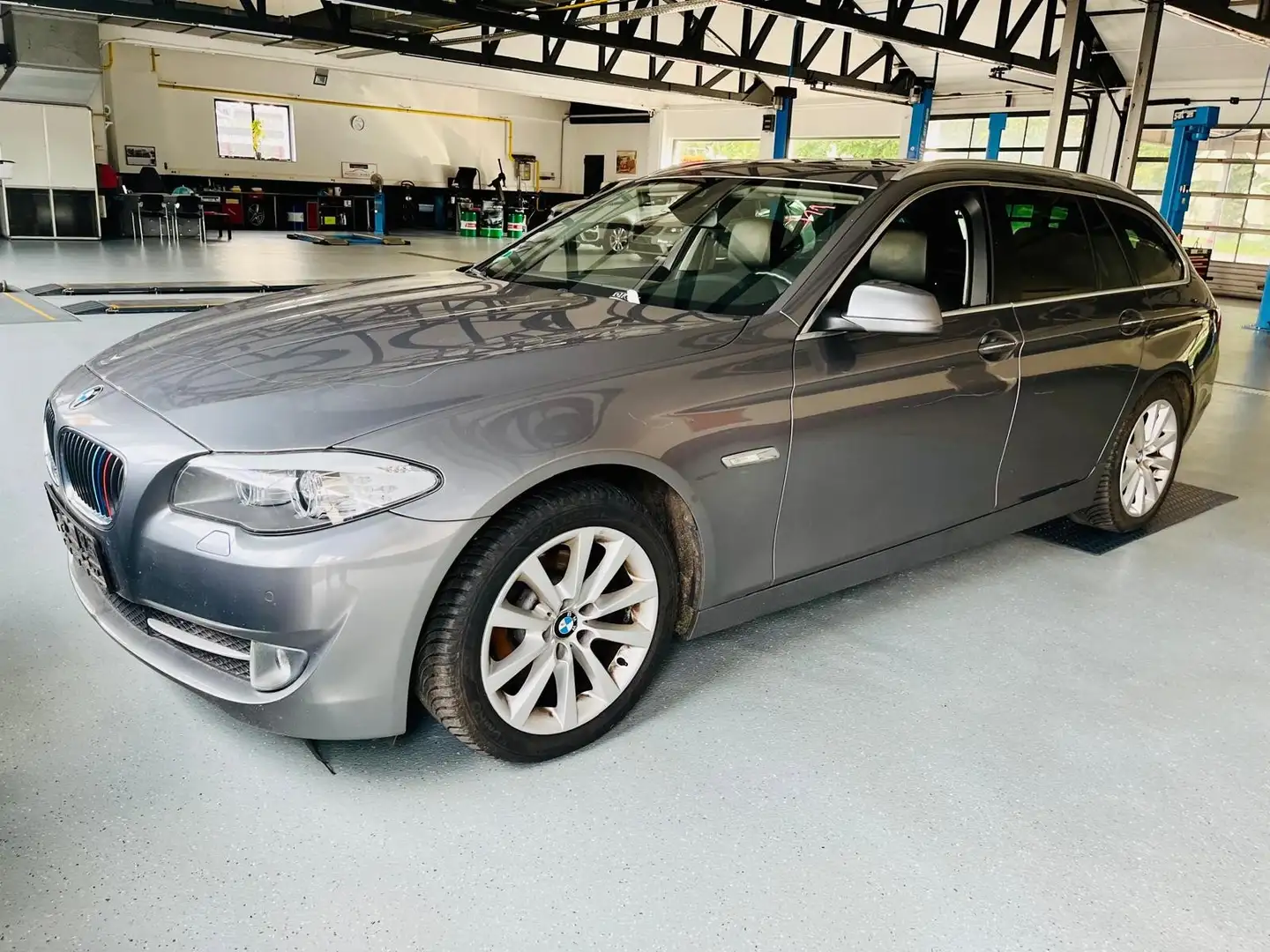 BMW 520 520d Touring BluePerformance Sport-Aut. - 1