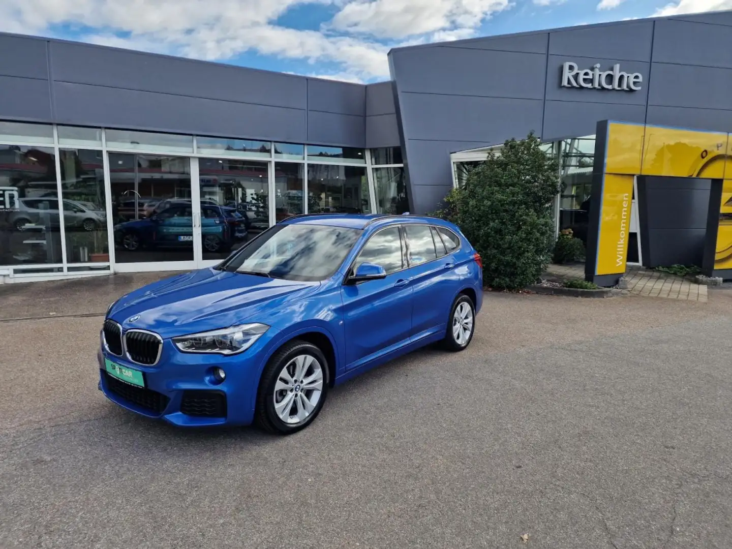BMW X1 xDrive M Sport 2,0 AT+NAV+HUD+SHZ+PDC+LED Klima Blau - 1