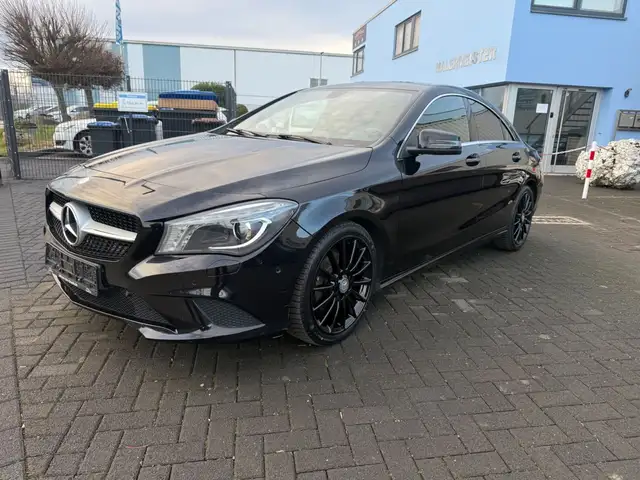 Mercedes-Benz CLA 200 / Automatik