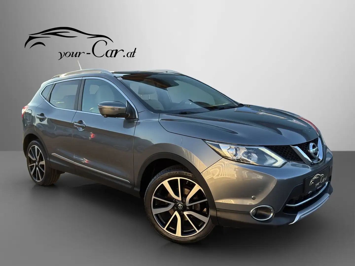 Nissan Qashqai 1,6 dCi Tekna Aut. *PANO, AHK, LED, 360°, NAVI* Grau - 1