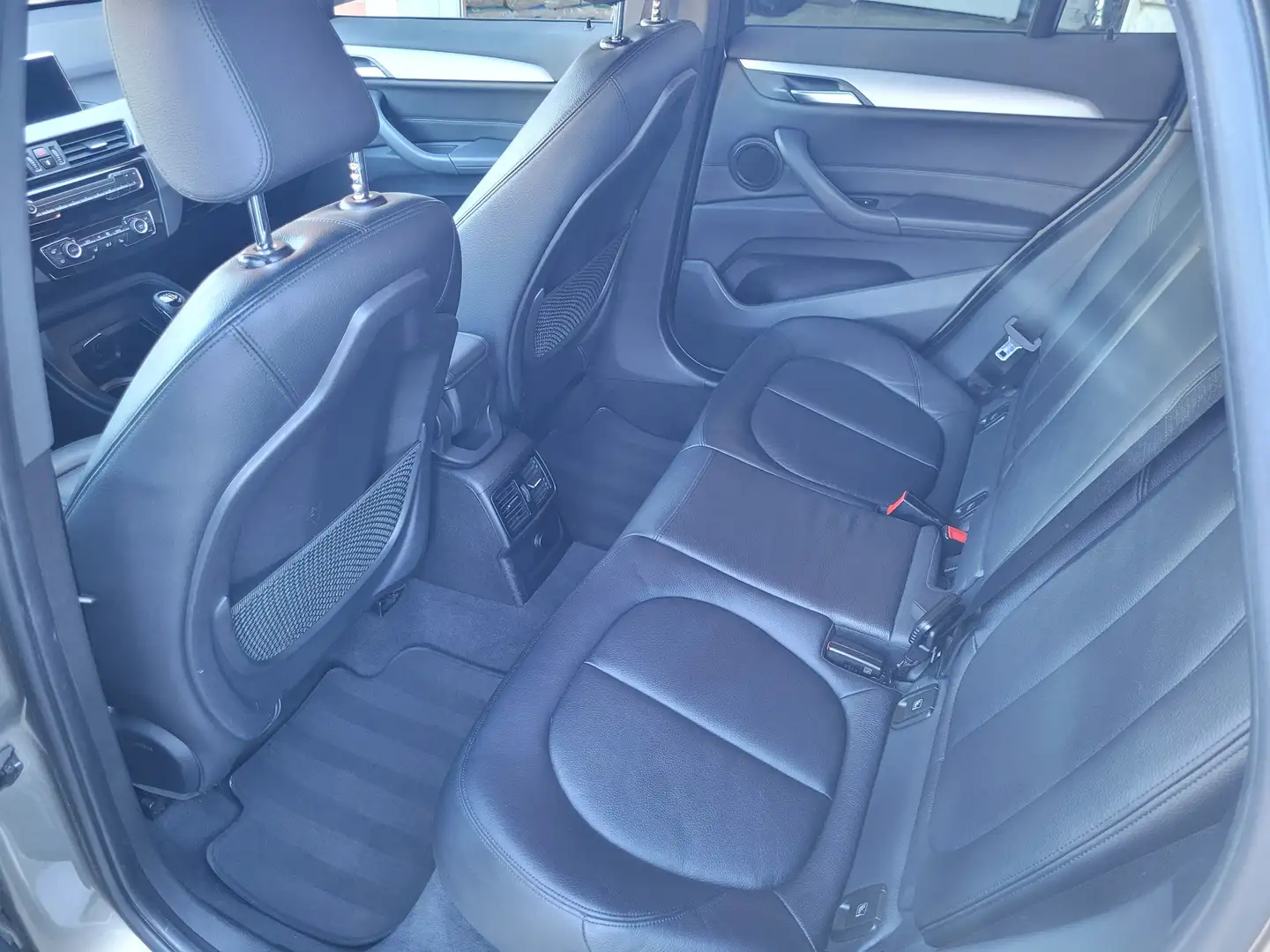 BMW X1 X1 sDrive 18d 150 ch Lounge Beige - 2