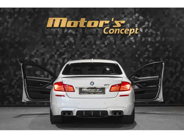BMW M5 view 5