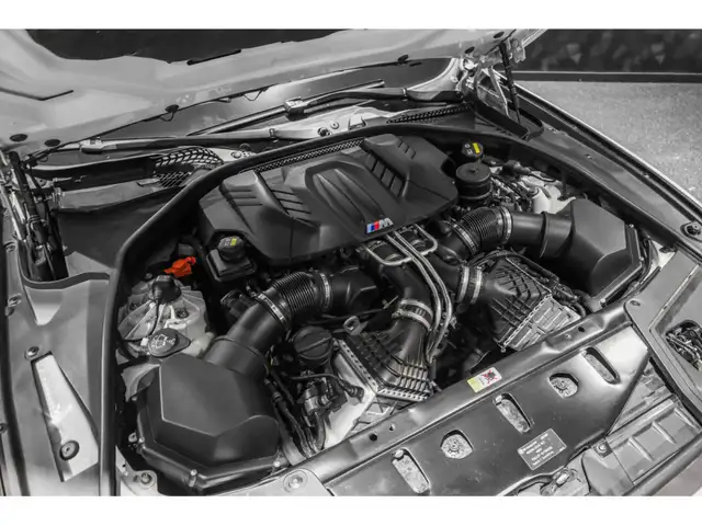 BMW M5 view 23