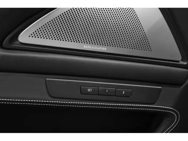BMW M5 view 17