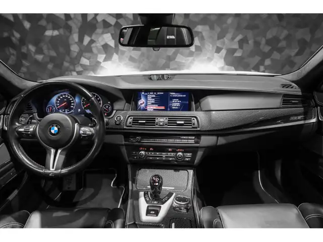 BMW M5 view 30