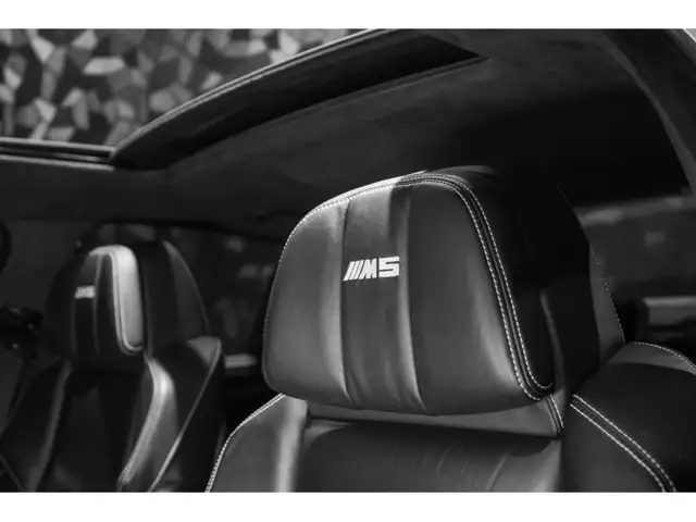 BMW M5 view 16
