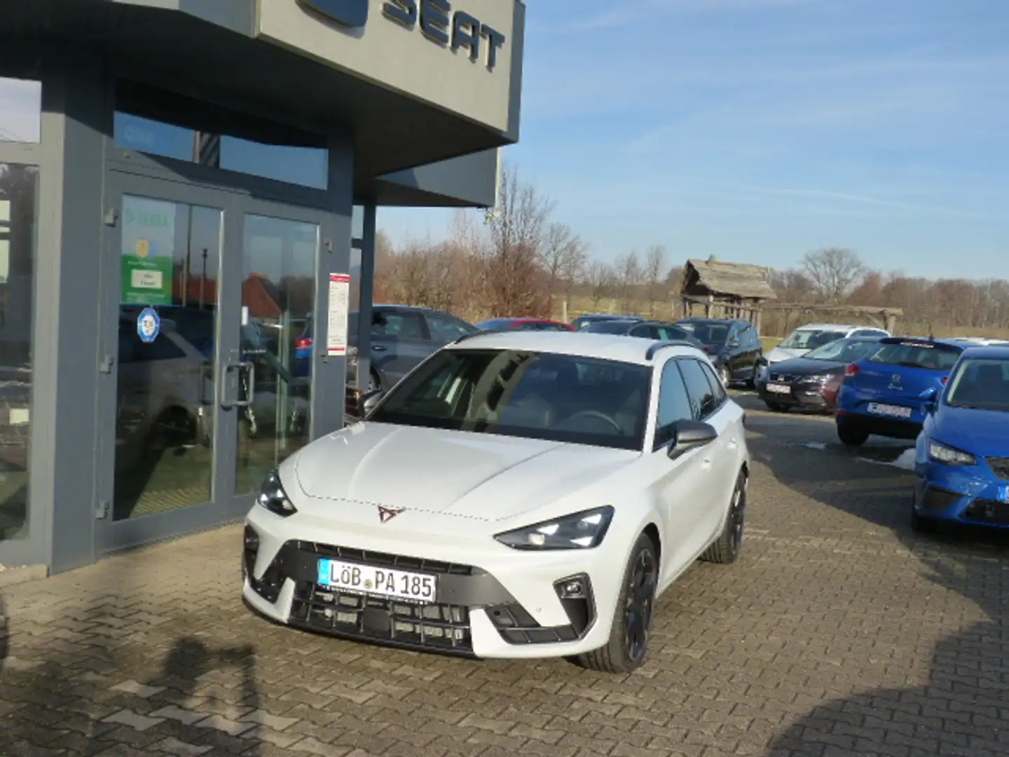 CUPRA Leon CUPRA LEON Sportstourer 1.5e TSI DSG 150 PS Weiß - 1