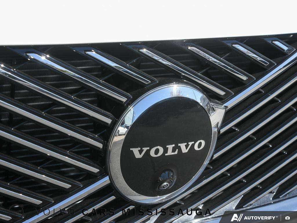 2026 Volvo XC90 B6 AWD Plus Bright Theme 7-Seater thumb 9