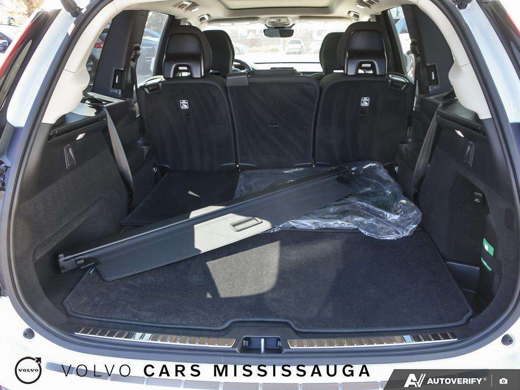 2026 Volvo XC90 B6 AWD Plus Bright Theme 7-Seater thumb 11
