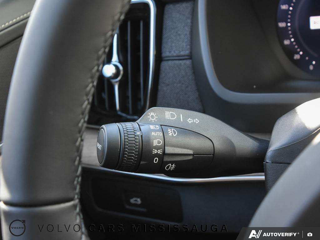 2026 Volvo XC90 B6 AWD Plus Bright Theme 7-Seater thumb 16