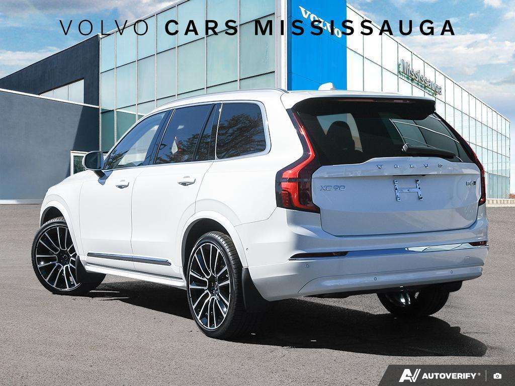 2026 Volvo XC90 B6 AWD Plus Bright Theme 7-Seater alt 4