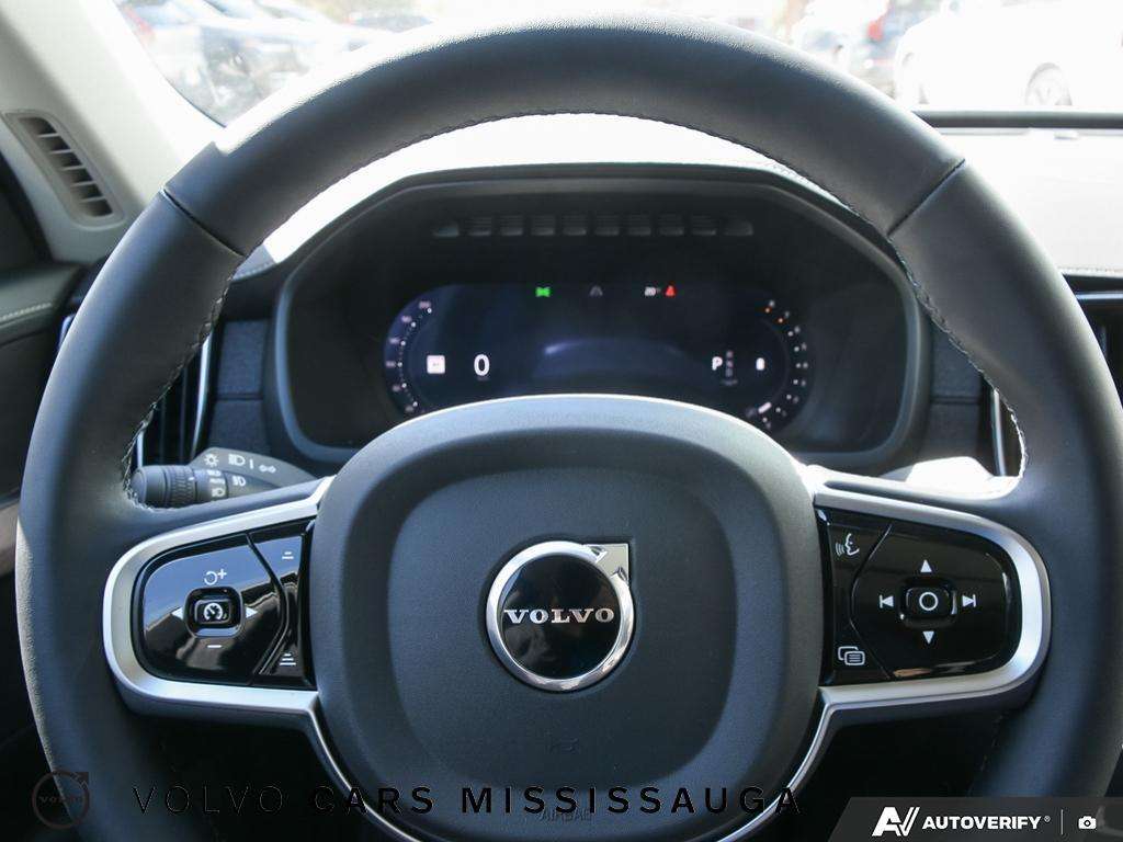 2026 Volvo XC90 B6 AWD Plus Bright Theme 7-Seater thumb 14