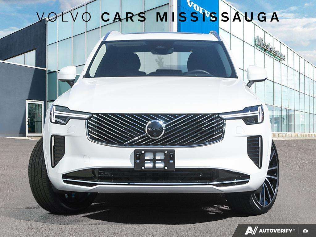 2026 Volvo XC90 B6 AWD Plus Bright Theme 7-Seater alt 2