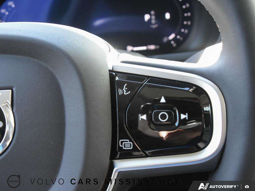 2026 Volvo XC90 B6 AWD Plus Bright Theme 7-Seater thumb 18