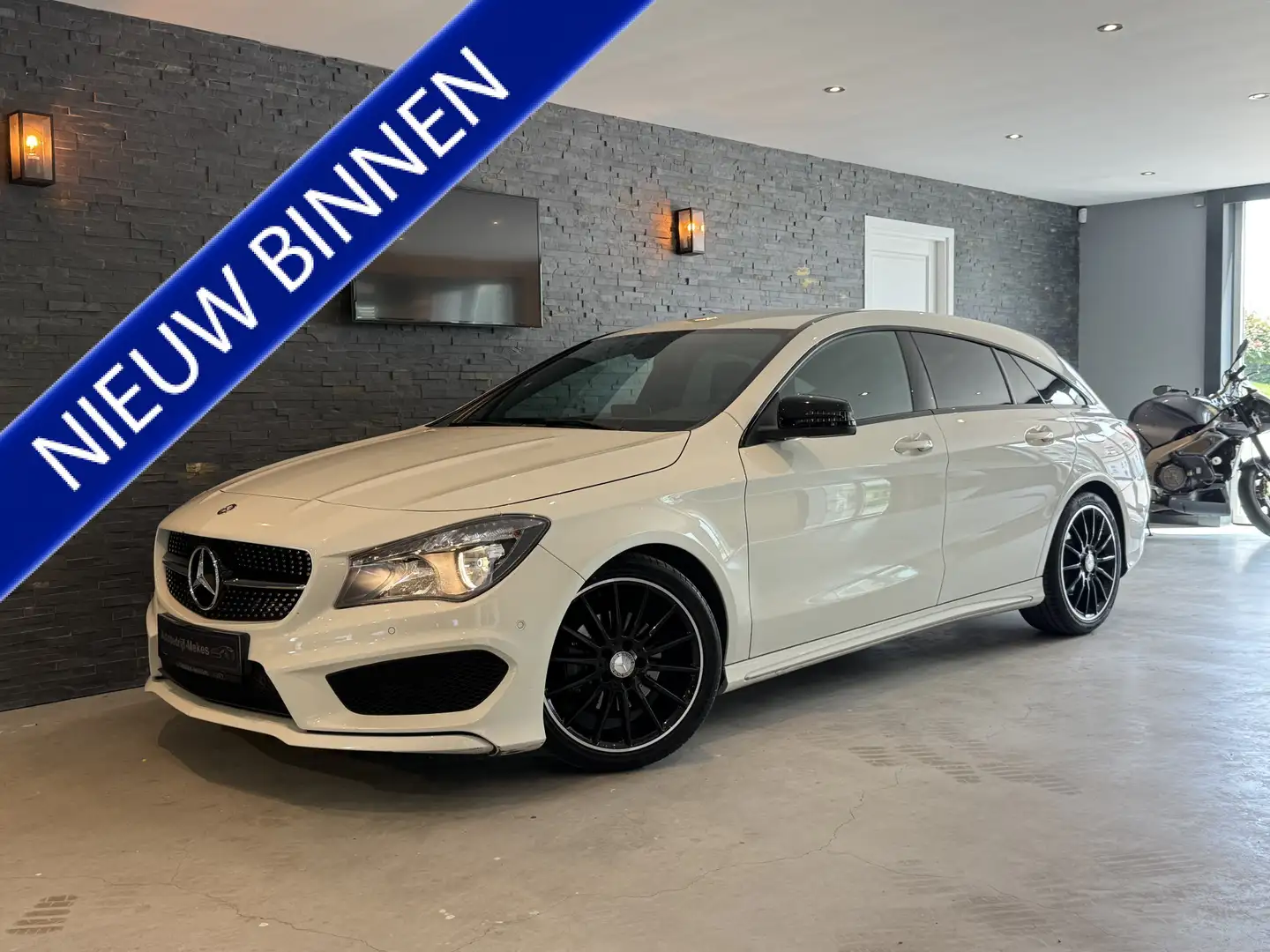 Mercedes-Benz CLA 180 Shooting Brake Edition Bj: 2015 / Amg Line / Autom Bianco - 1