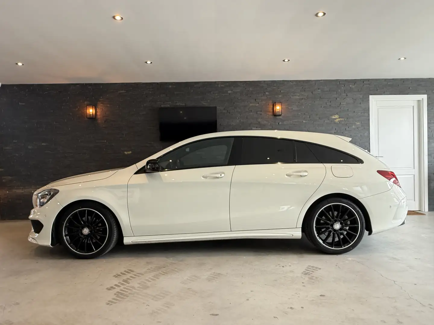 Mercedes-Benz CLA 180 Shooting Brake Edition Bj: 2015 / Amg Line / Autom Bianco - 2
