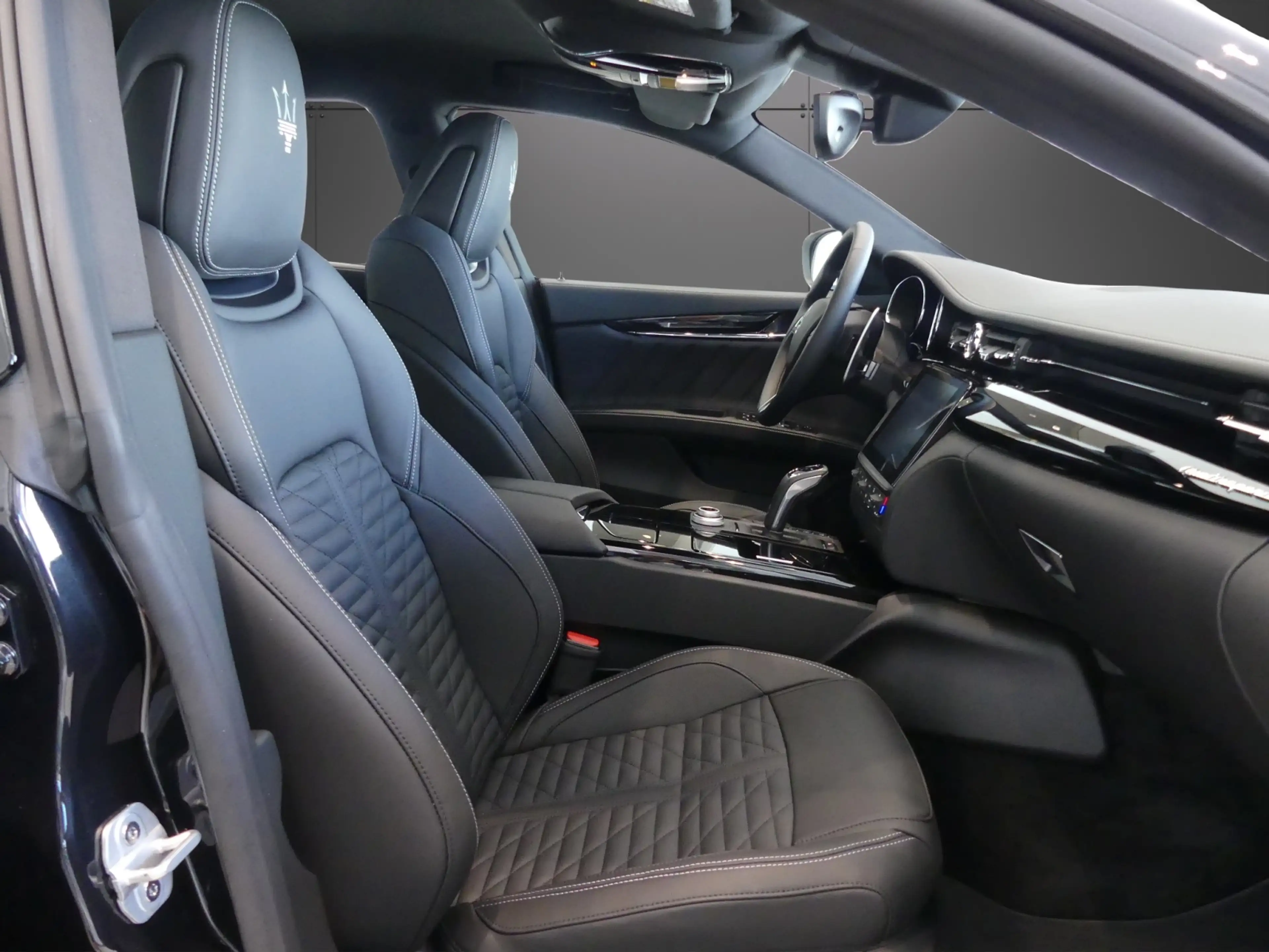 Maserati Quattroporte S Q4 — photo 11