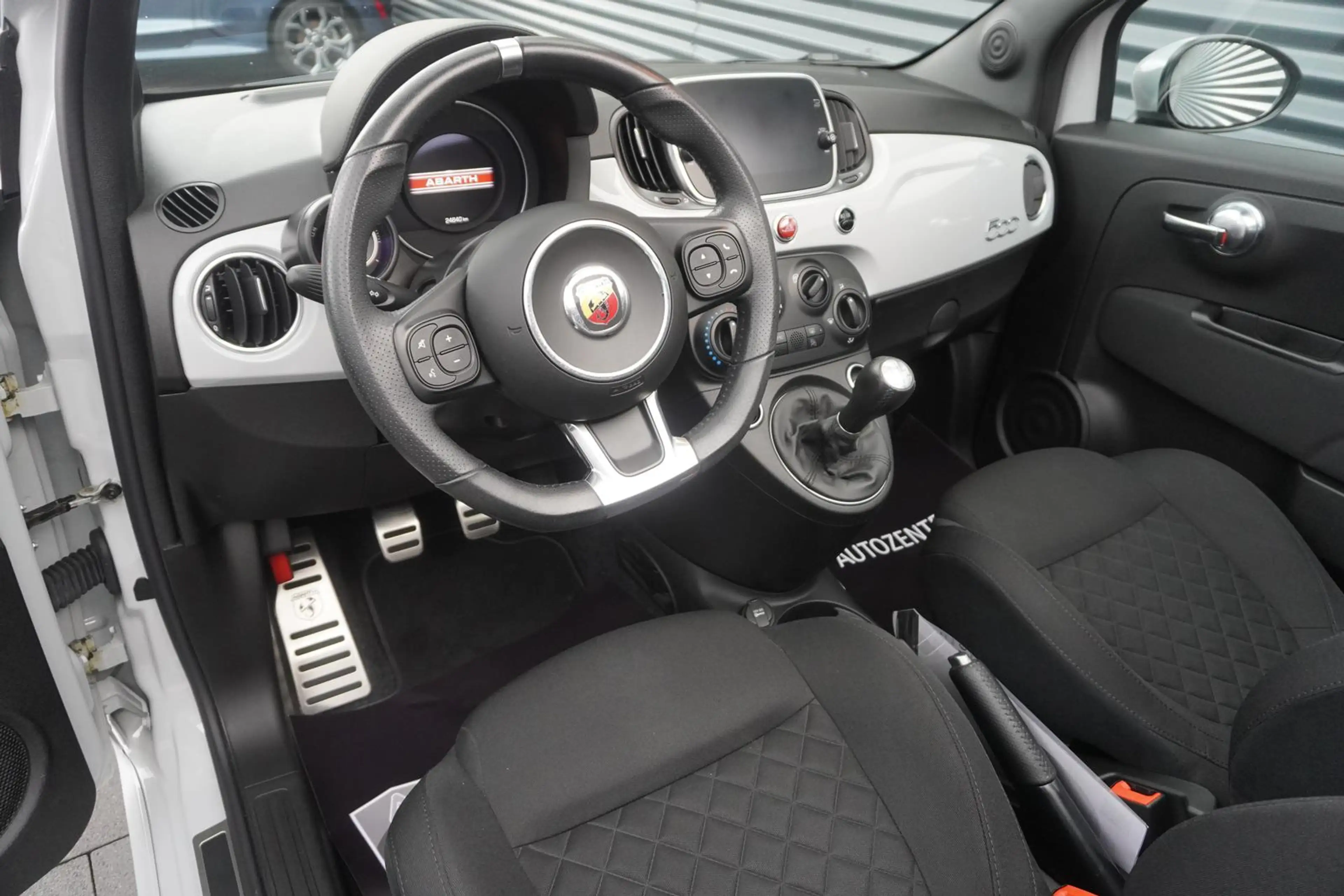 Abarth 595 CABRIO|CORSA|EINPARKHILFE|SPORTSITZE|APPLE — photo 13