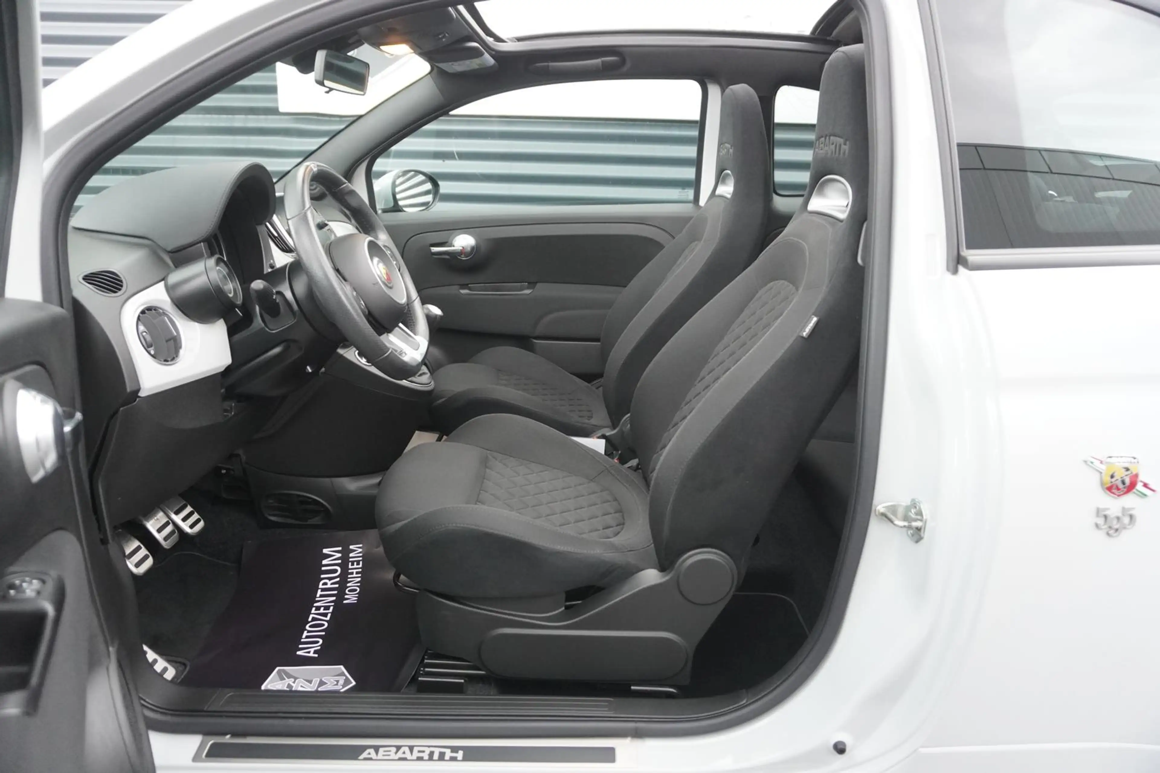 Abarth 595 CABRIO|CORSA|EINPARKHILFE|SPORTSITZE|APPLE — photo 12