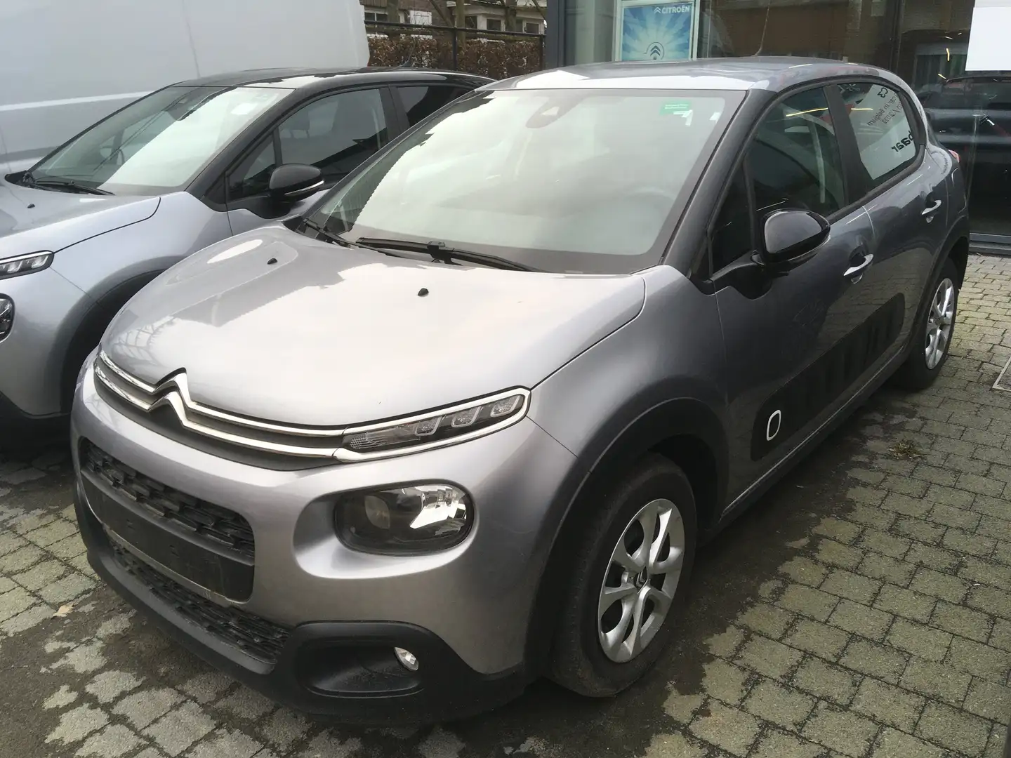 Citroen C3 1.2i PureTech Feel S Grijs - 1