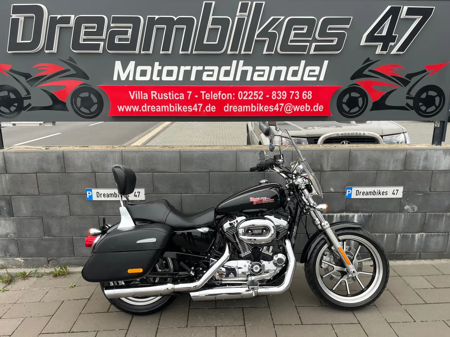 Harley-Davidson XL 1200 T**NUR 14500KM**KEYLESS**SISSYBAR**KOFFER** Fekete - 1