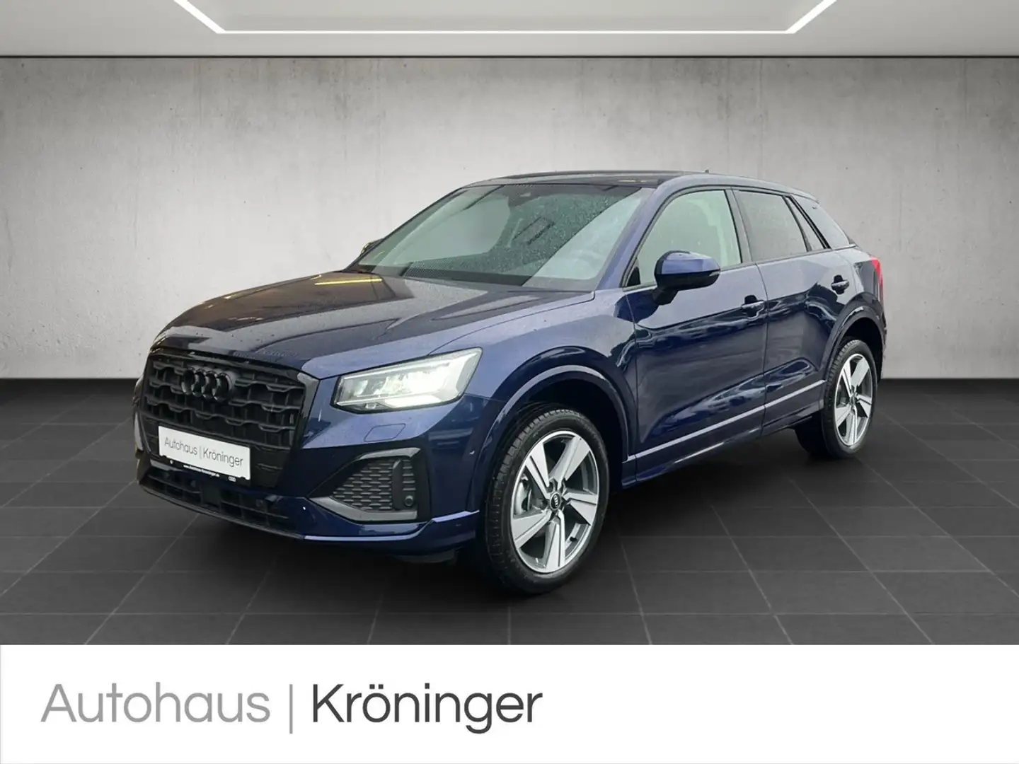 Audi Q2 35 TFSI advanced Rück LED Smartphone Blau - 1