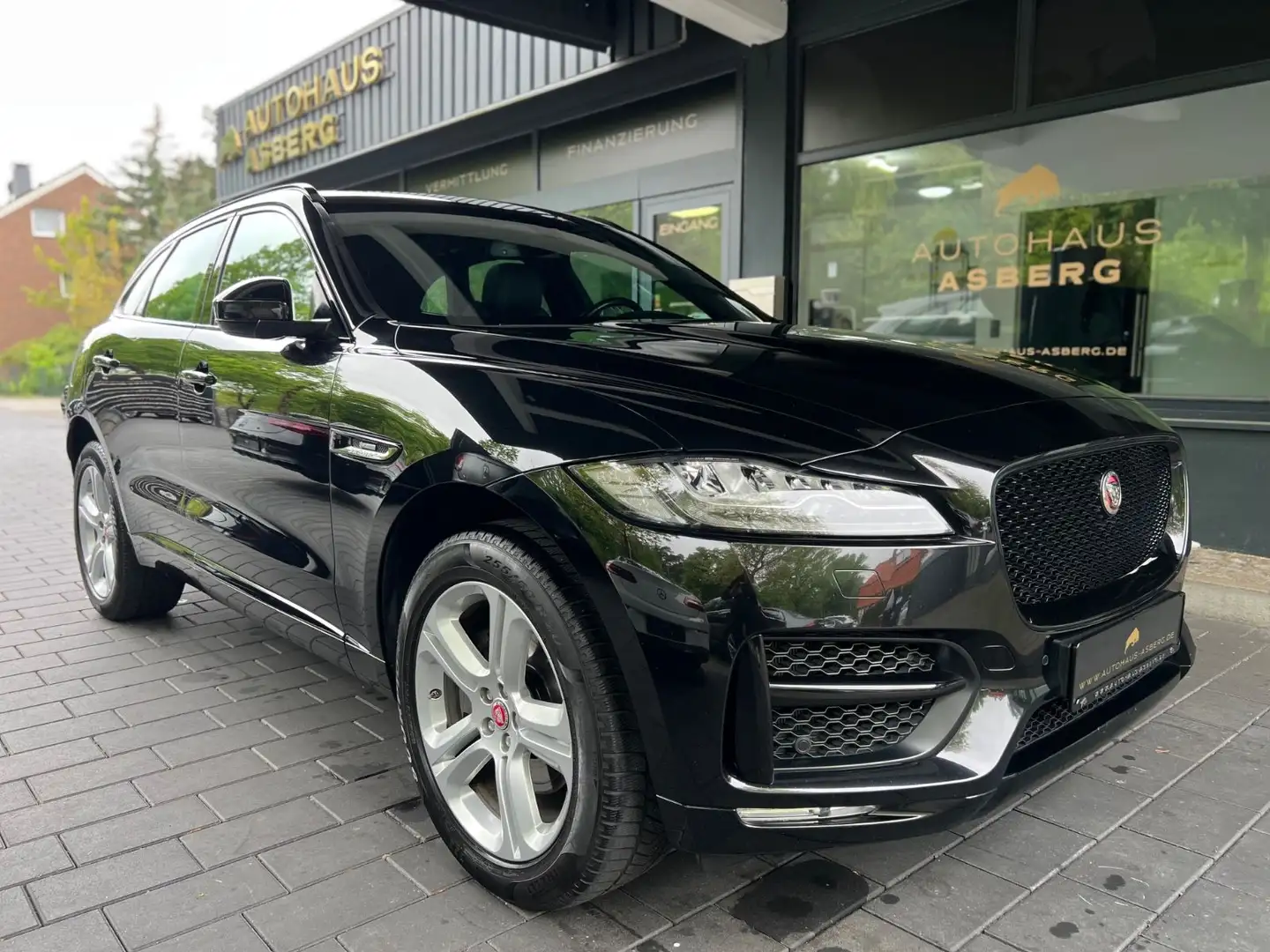 Jaguar F-Pace F-PACE R-Sport AWD/PANO/TOTW/MERIDIAN/AHK/DIGIT. Schwarz - 1