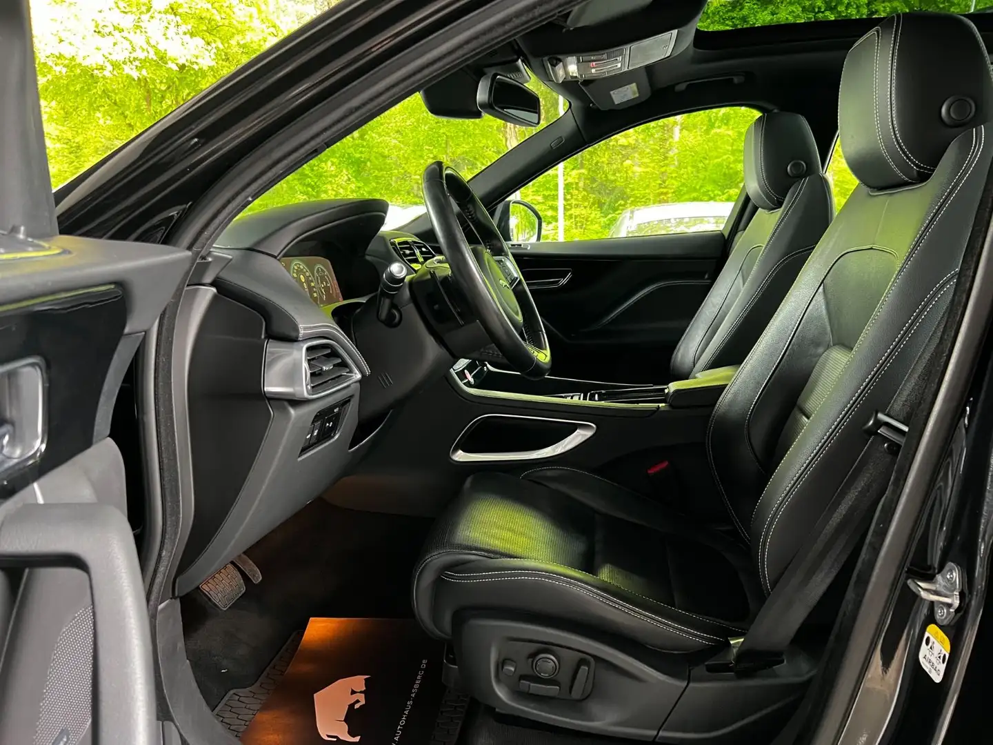 Jaguar F-Pace F-PACE R-Sport AWD/PANO/TOTW/MERIDIAN/AHK/DIGIT. Schwarz - 2