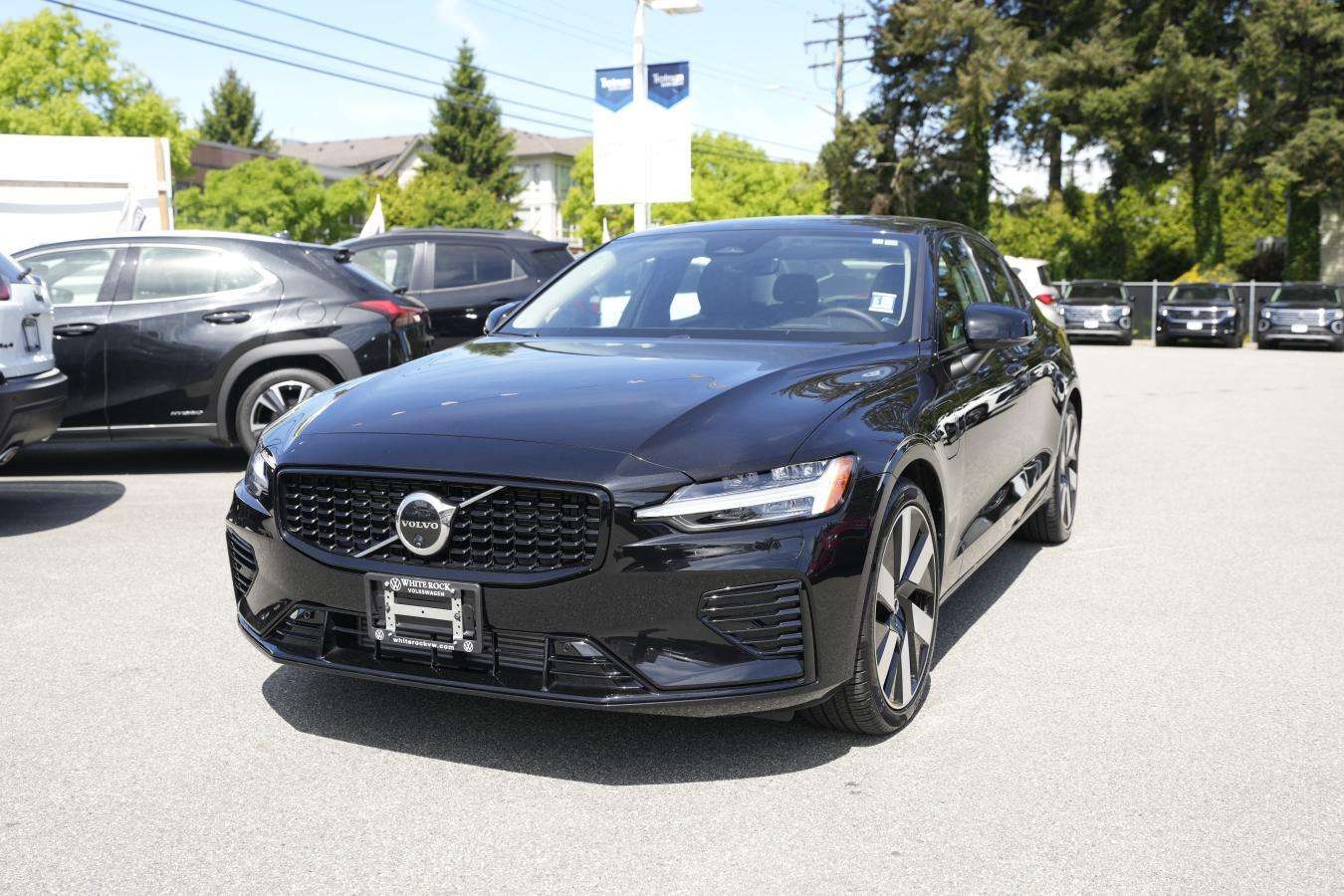 2025 Volvo S60 Plug-in-Hybrid Vehicle -T8 Ultra Dark Theme-No Lux