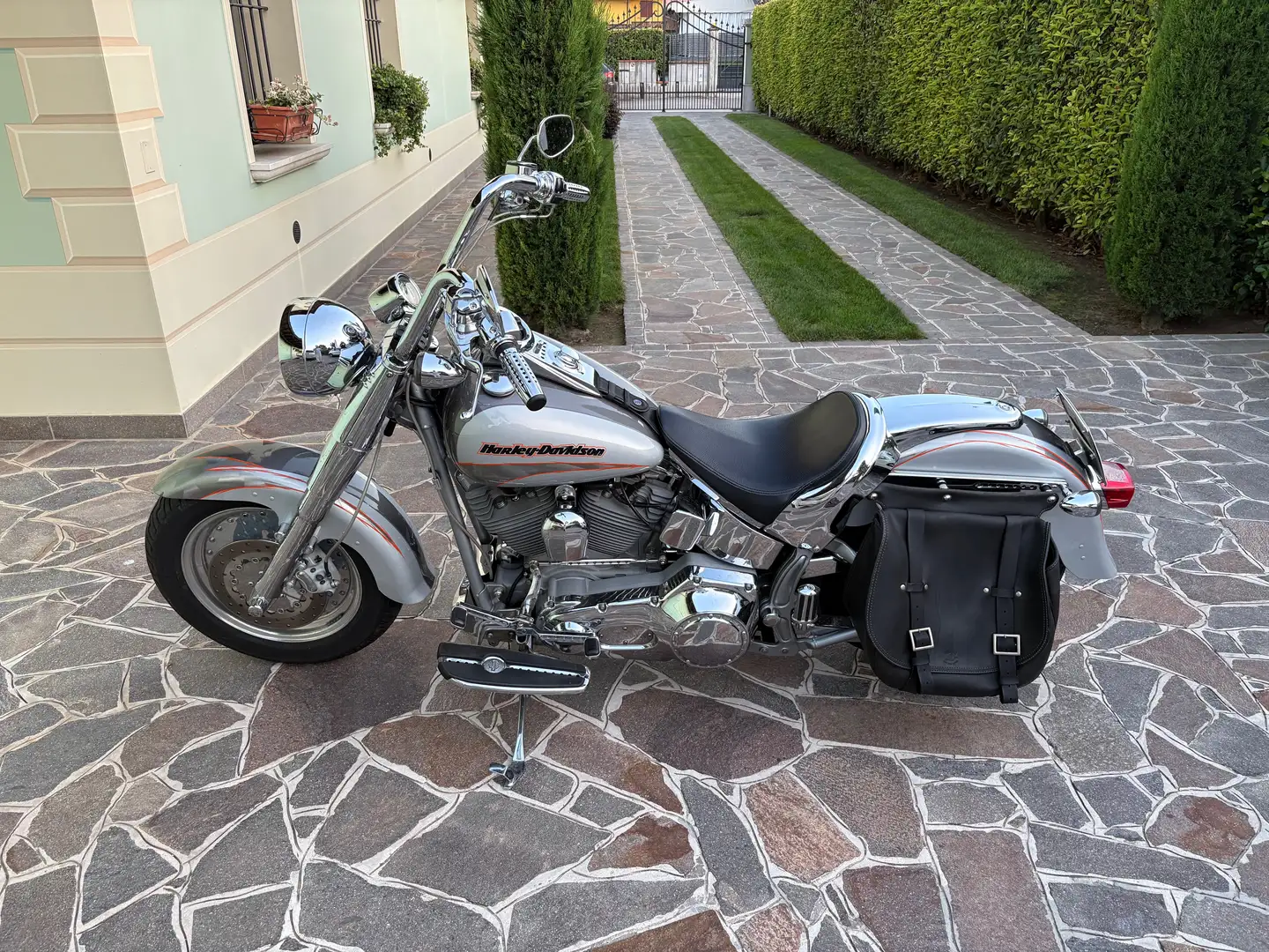 Harley-Davidson Fat Boy Screamin' Eagle CVO Szary - 2