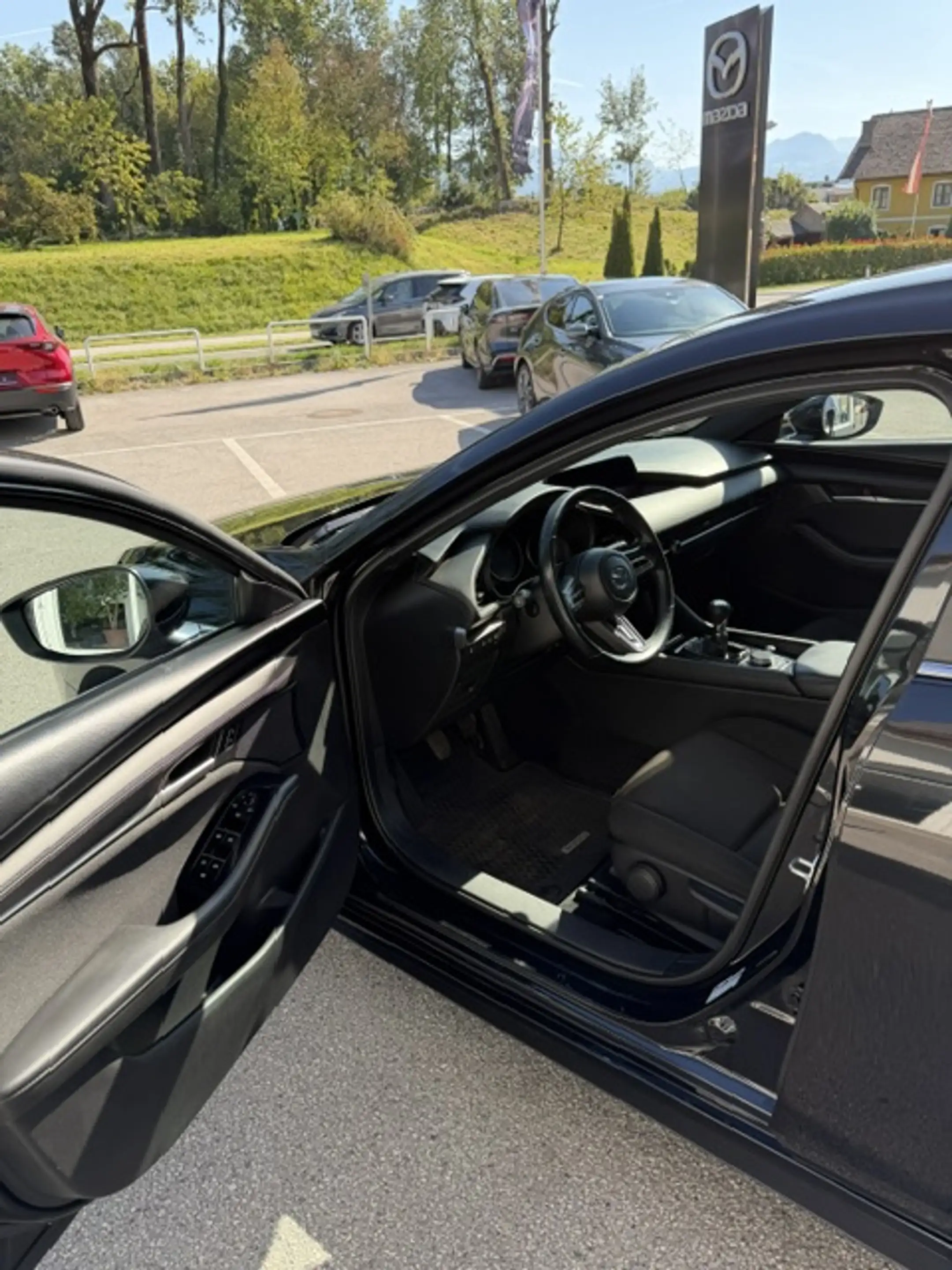 Mazda 3 Comfort — photo 9