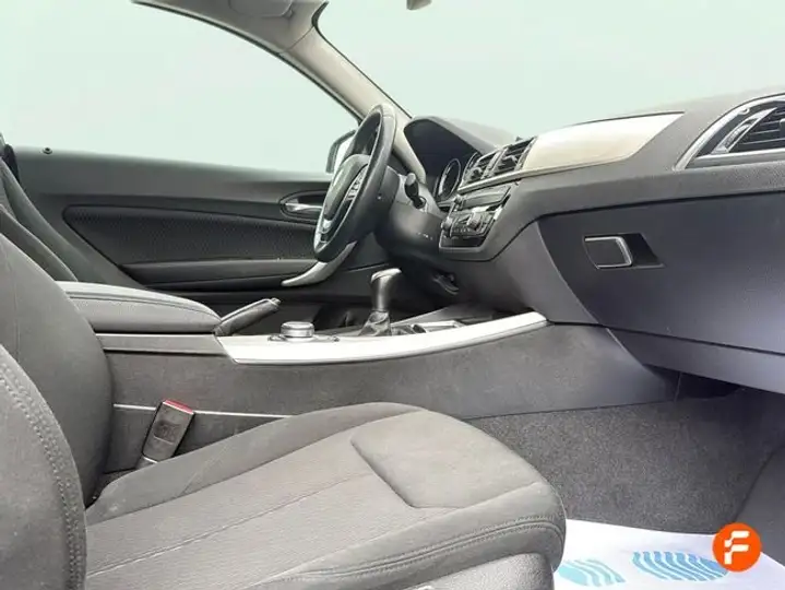 BMW Serie 2 218d (F22) 2019, foto 15