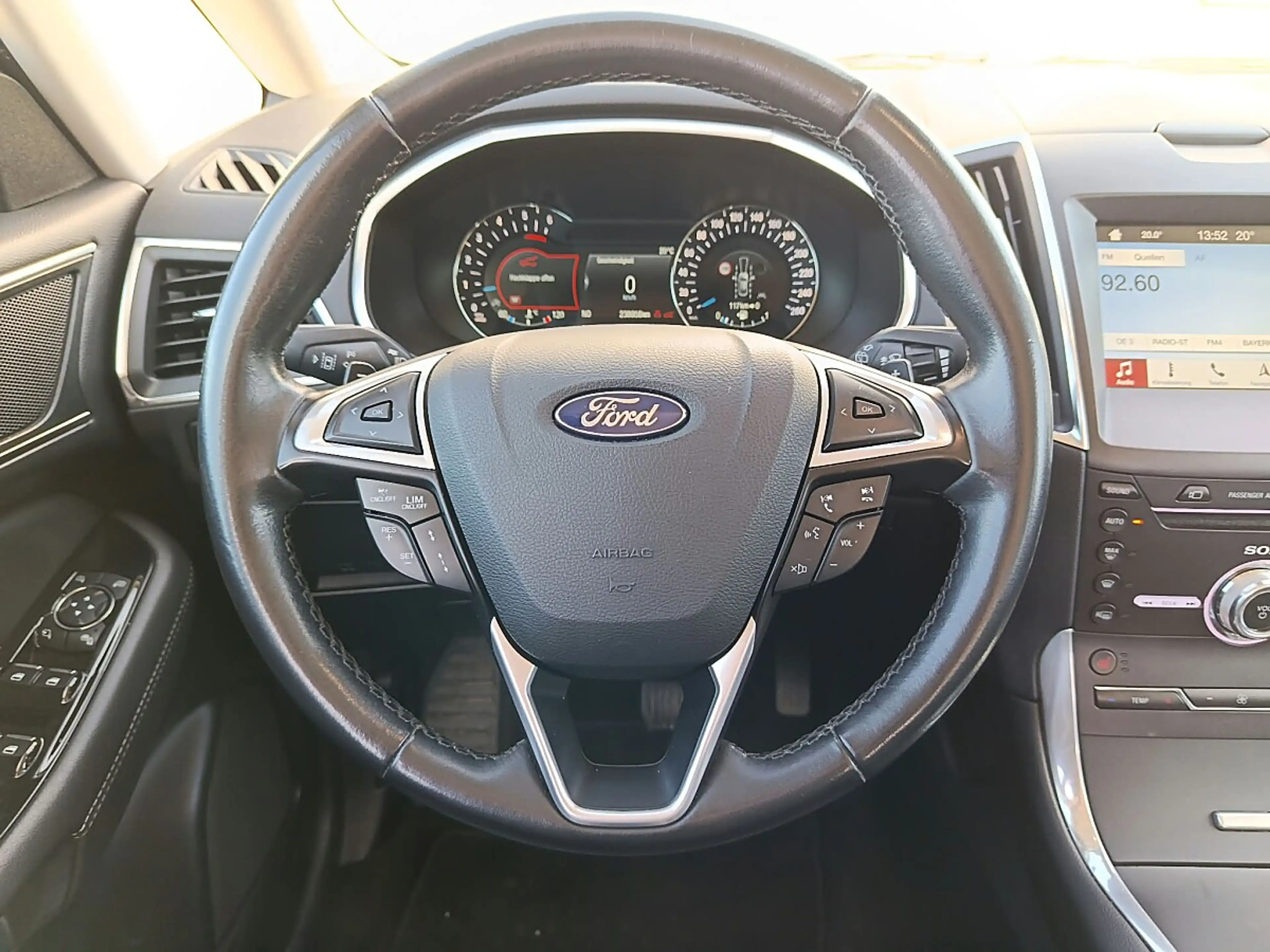 Ford Galaxy 2,0 EcoBlue SCR AWD Titanium Aut. — photo 11