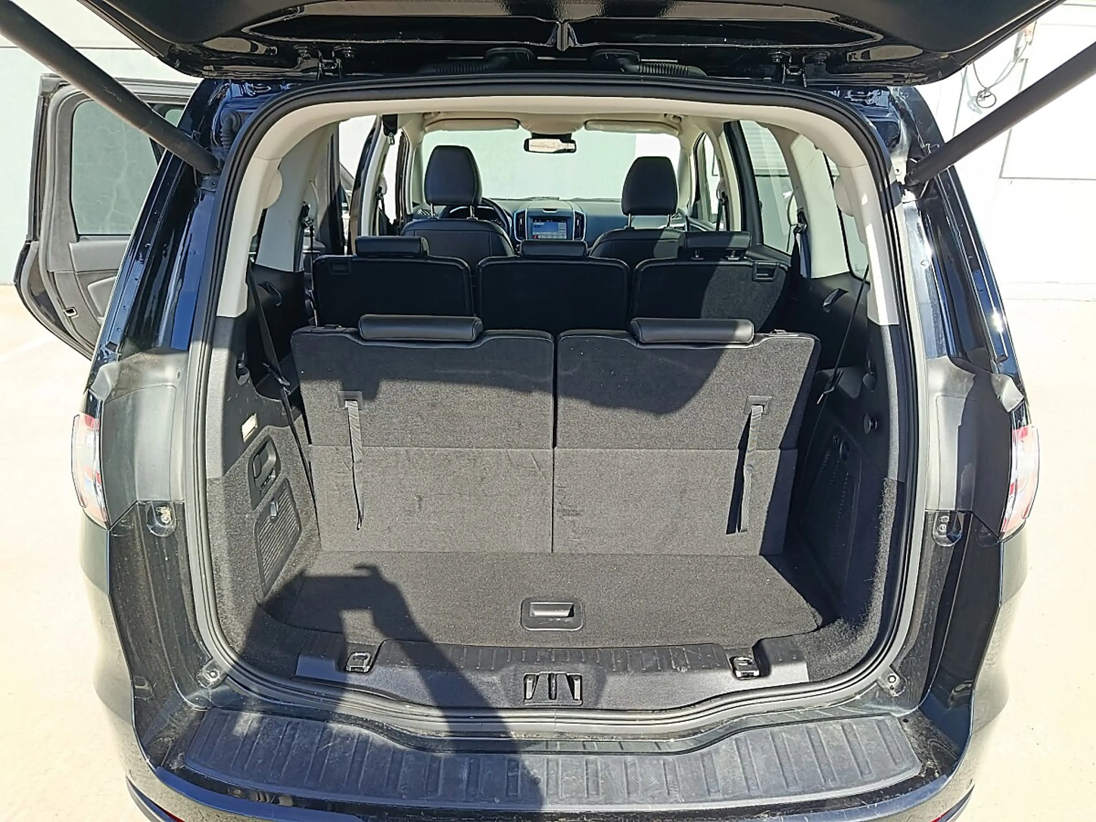 Ford Galaxy 2,0 EcoBlue SCR AWD Titanium Aut. — photo 7