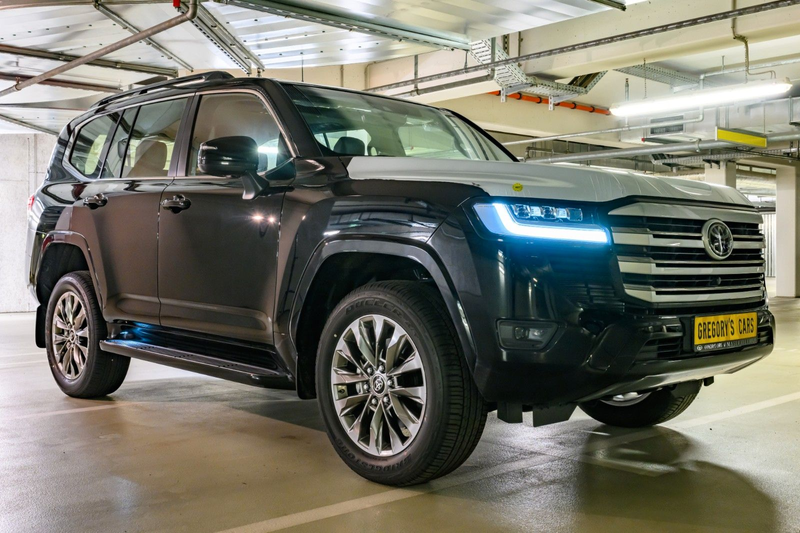 Toyota Land Cruiser 300 Premium+415HP+NEU+7SITZE+VOLL+EUreg+RearTV — photo 6