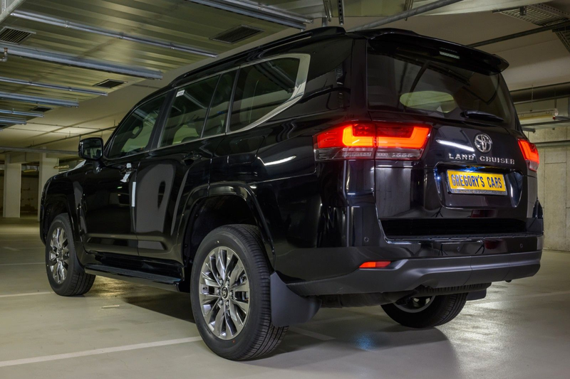 Toyota Land Cruiser 300 Premium+415HP+NEU+7SITZE+VOLL+EUreg+RearTV — photo 4