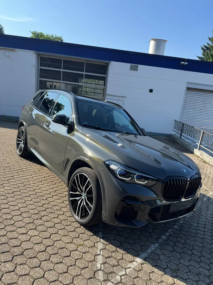 BMW X5 xDrive 40 d M Sport Grau - 1