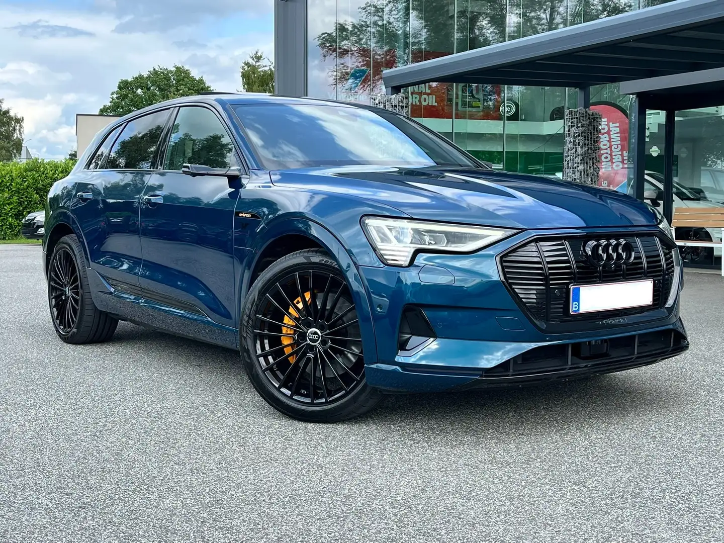 Audi e-tron 95 kWh 55 Quattro / 21" ALU / BLACK PACK / CAMERA Vert - 1