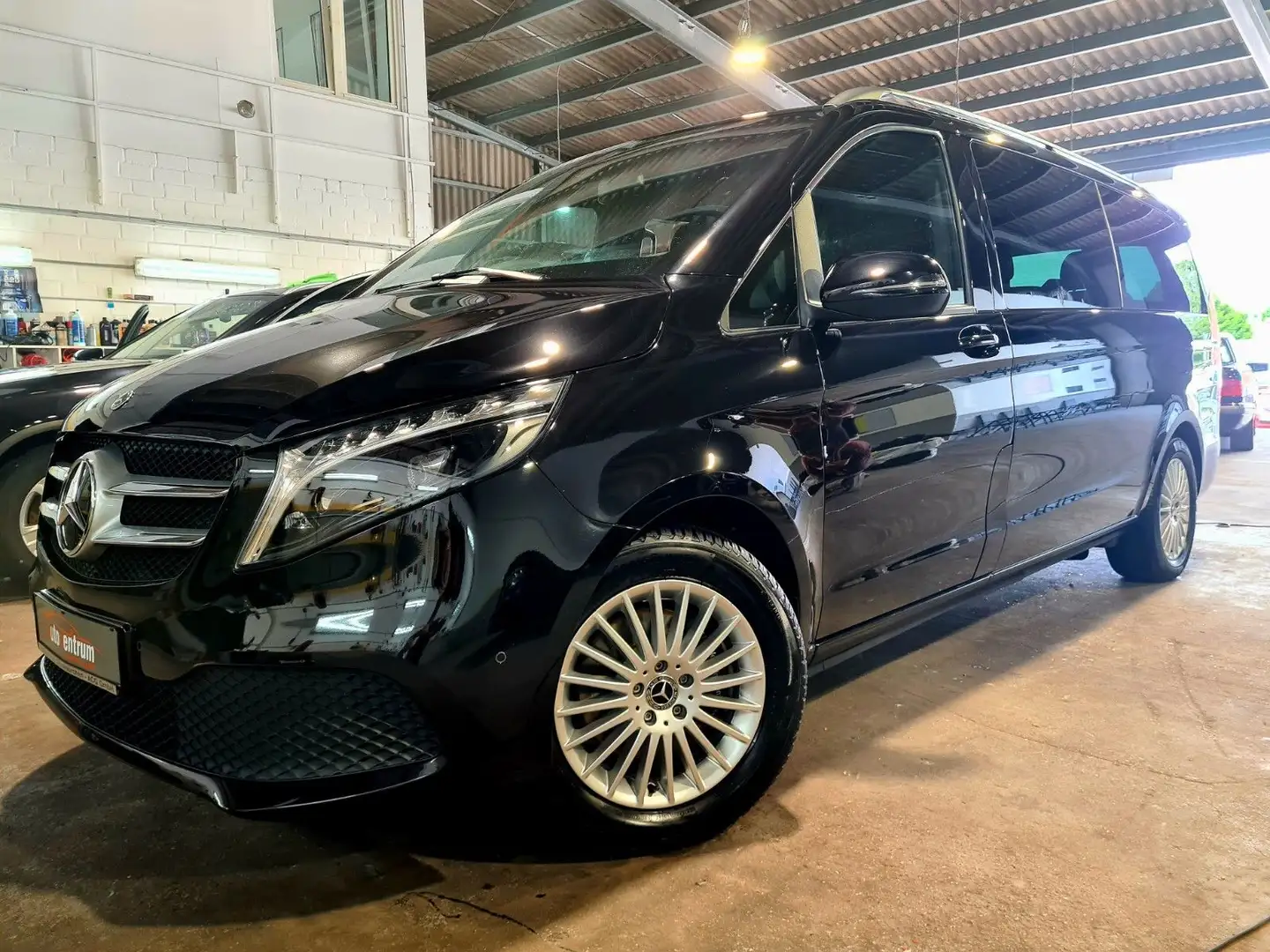 Mercedes-Benz V 300 d extralang Sportpaket*Airmatc*ACC*MBUX*RFK Schwarz - 1